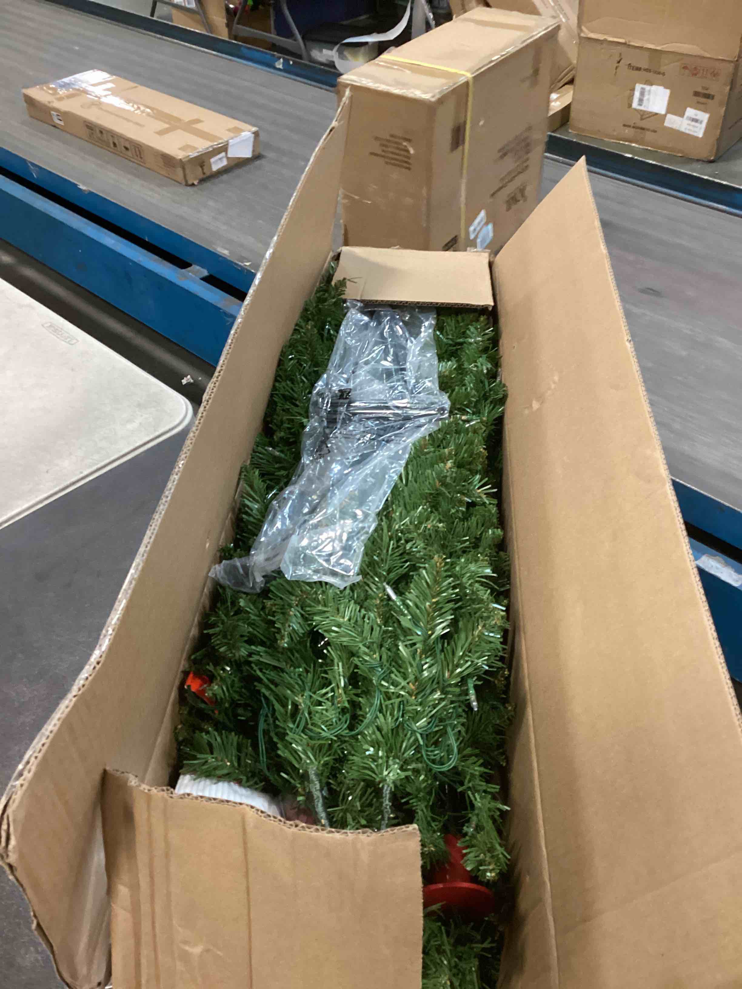 https://s3.amazonaws.com/lotting-images-prod/bidfta/TEA1501813_1734054586985.jpeg