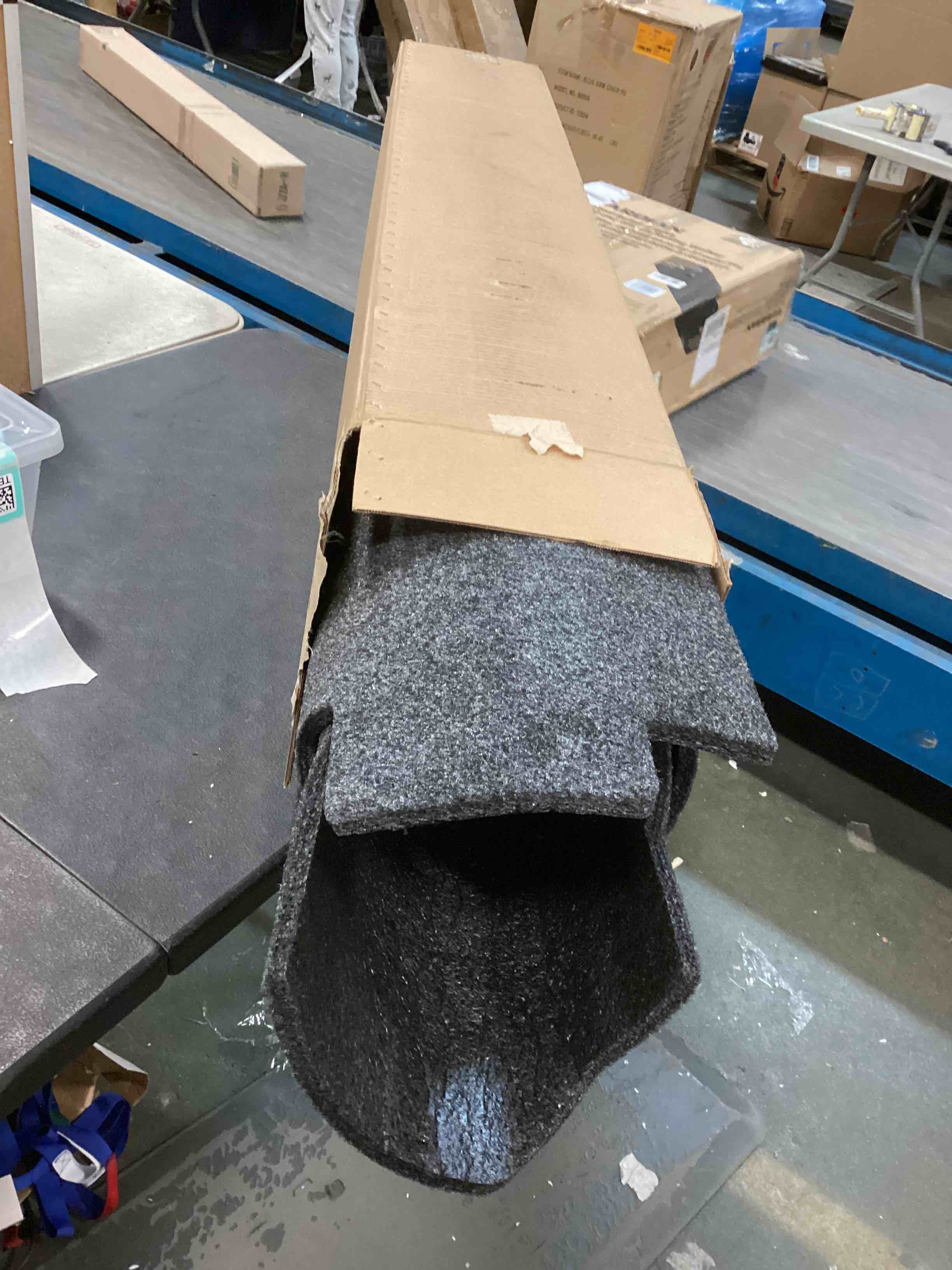 https://s3.amazonaws.com/lotting-images-prod/bidfta/TEA1501816_1734054952724.jpeg