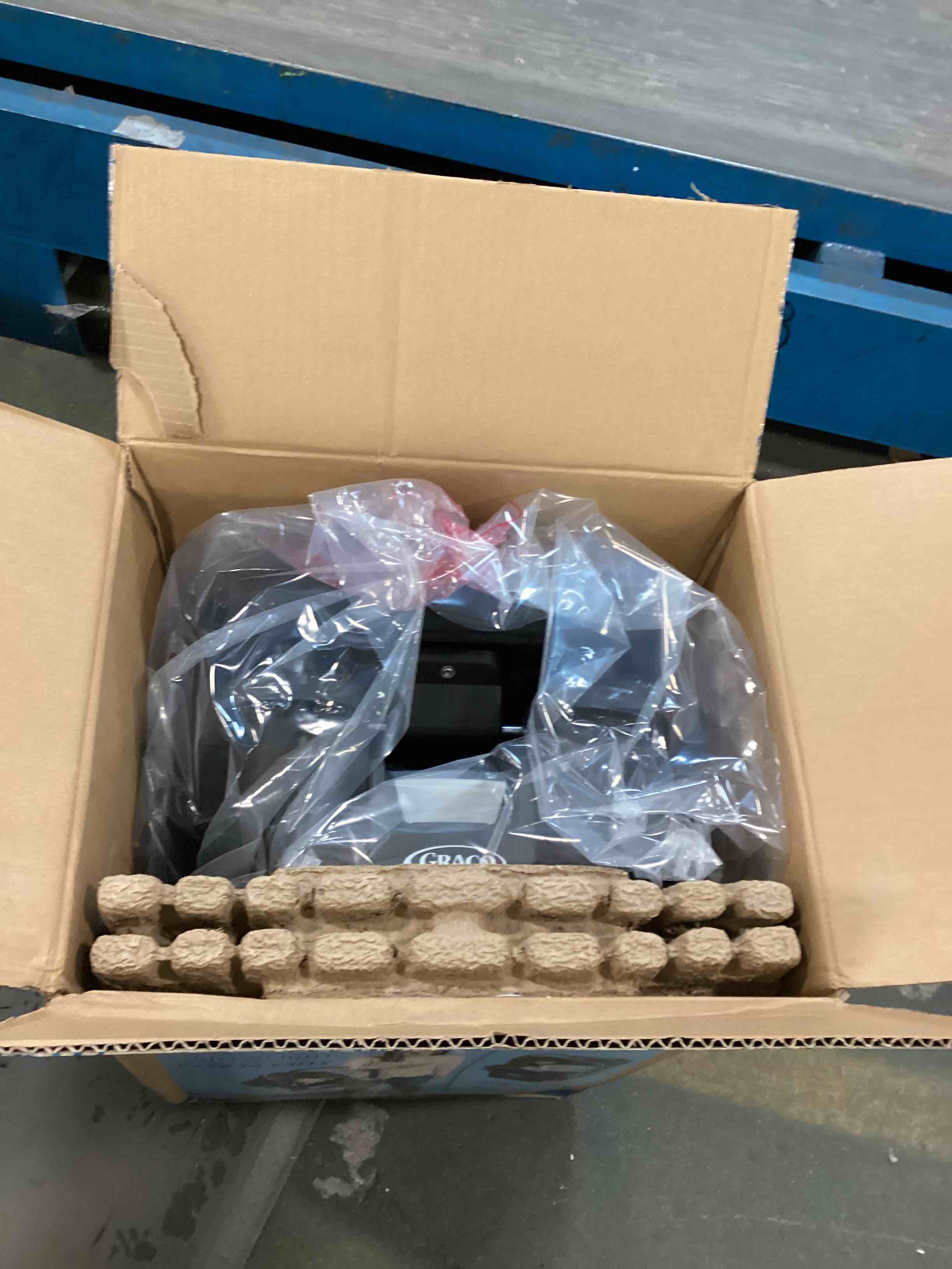 Condition photo showing Good Condition for Graco SnugRide 35 Lite LX Infant Car Seat, Studio