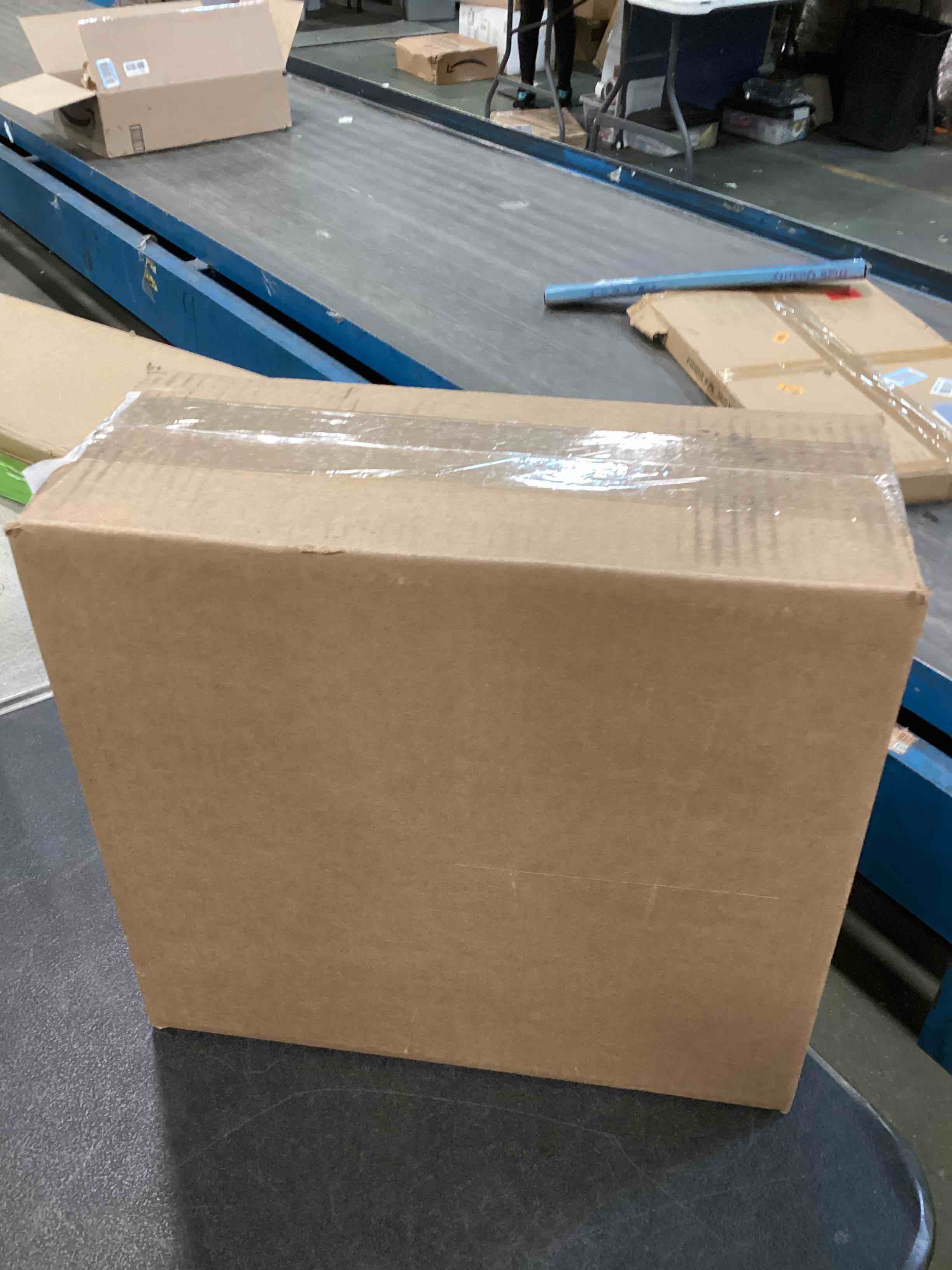 https://s3.amazonaws.com/lotting-images-prod/bidfta/TEA1502409_1734481734614.jpeg