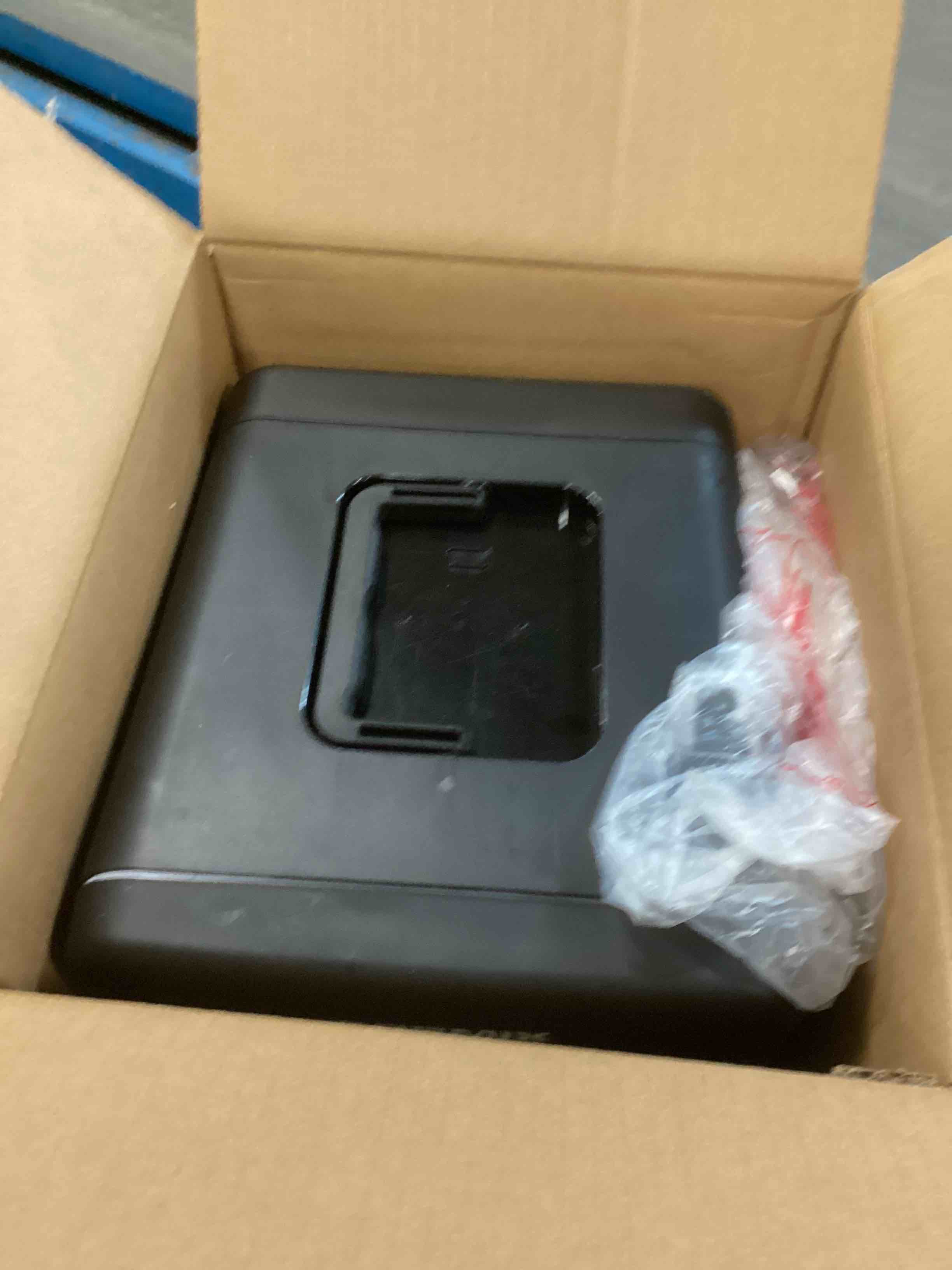 https://s3.amazonaws.com/lotting-images-prod/bidfta/TEA1502425_1734482815609.jpeg