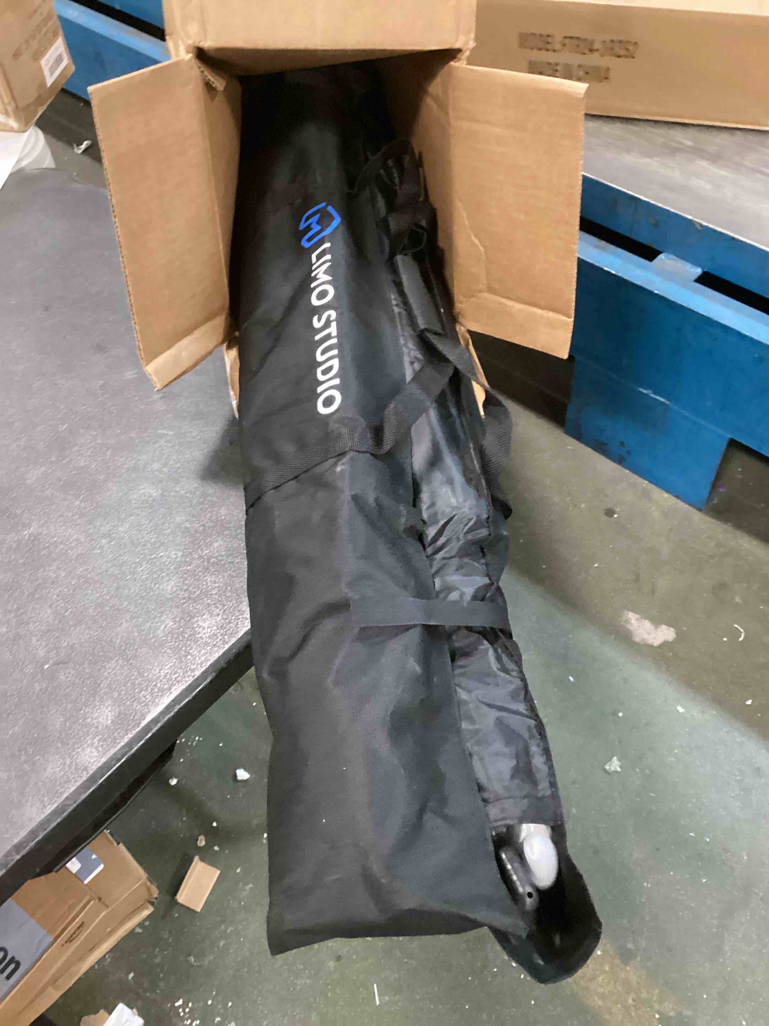 https://s3.amazonaws.com/lotting-images-prod/bidfta/TEA1502523_1734493659919.jpeg