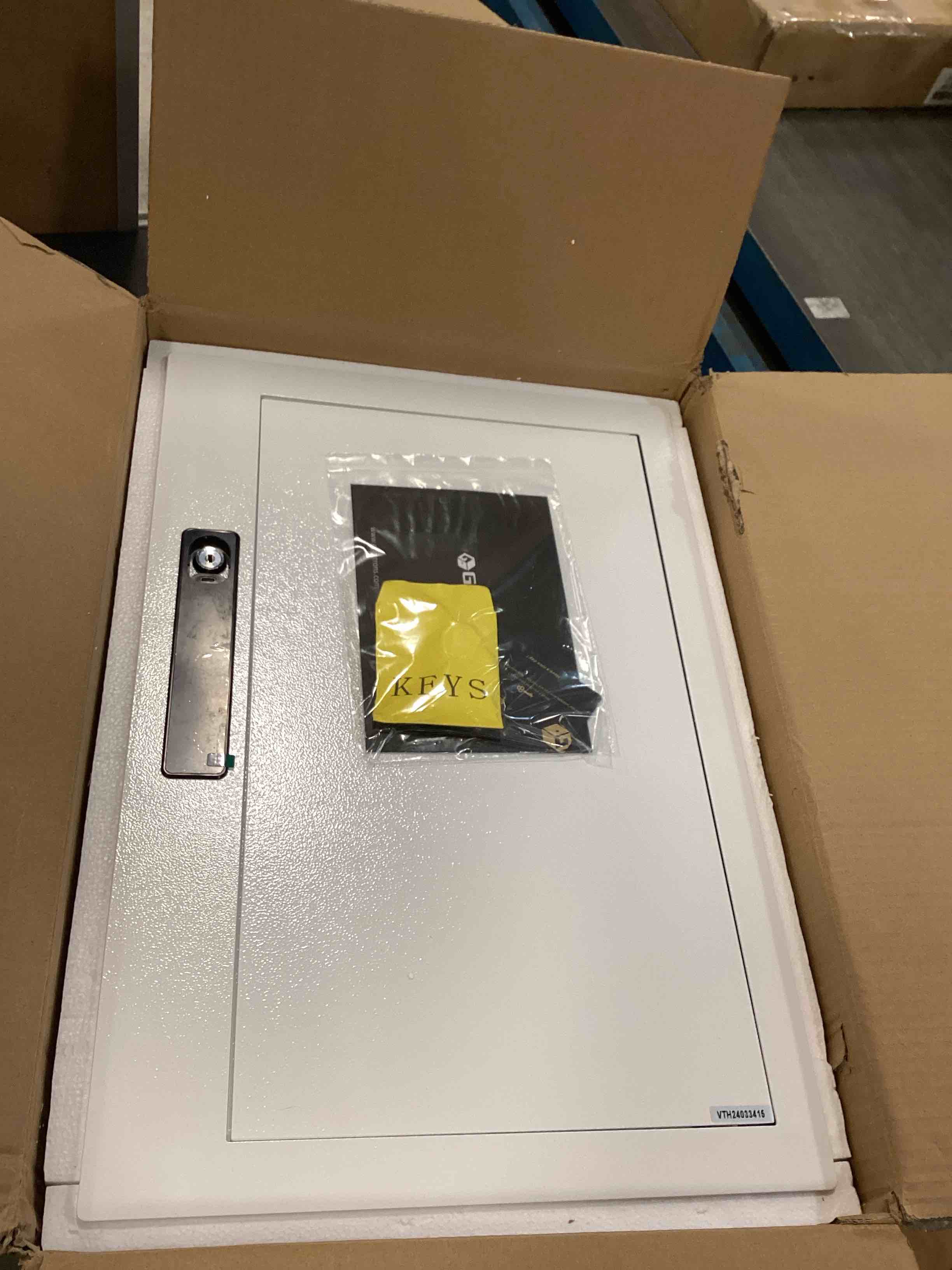 https://s3.amazonaws.com/lotting-images-prod/bidfta/TEA1502674_1734570212279.jpeg