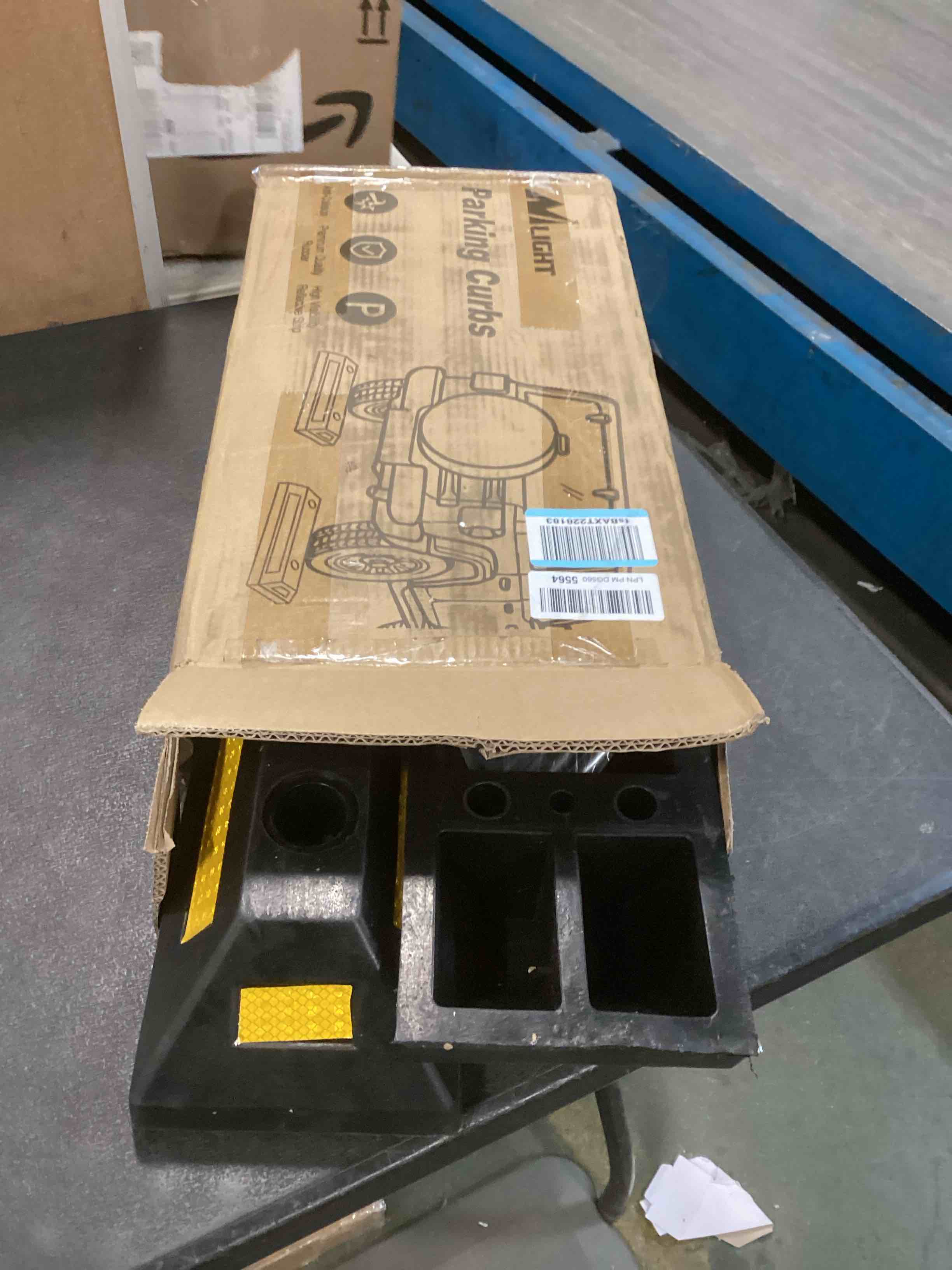 Nilight Parking Curb - Heavy Duty Rubber Garage Driveway Car Wheel Stopper Parking Aid Block Gadgets, 2-Pack