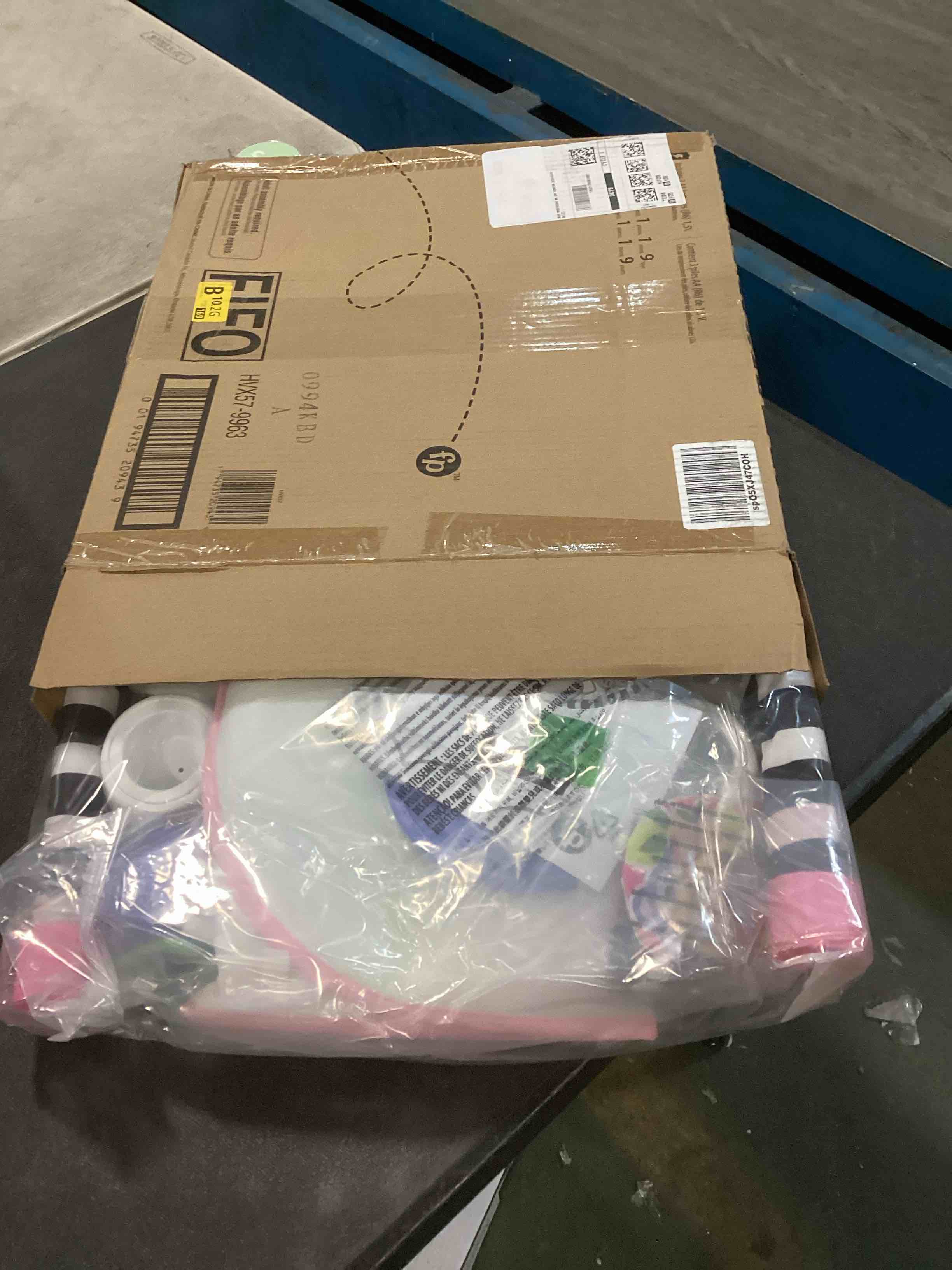 https://s3.amazonaws.com/lotting-images-prod/bidfta/TEA1503792_1735881882563.jpeg