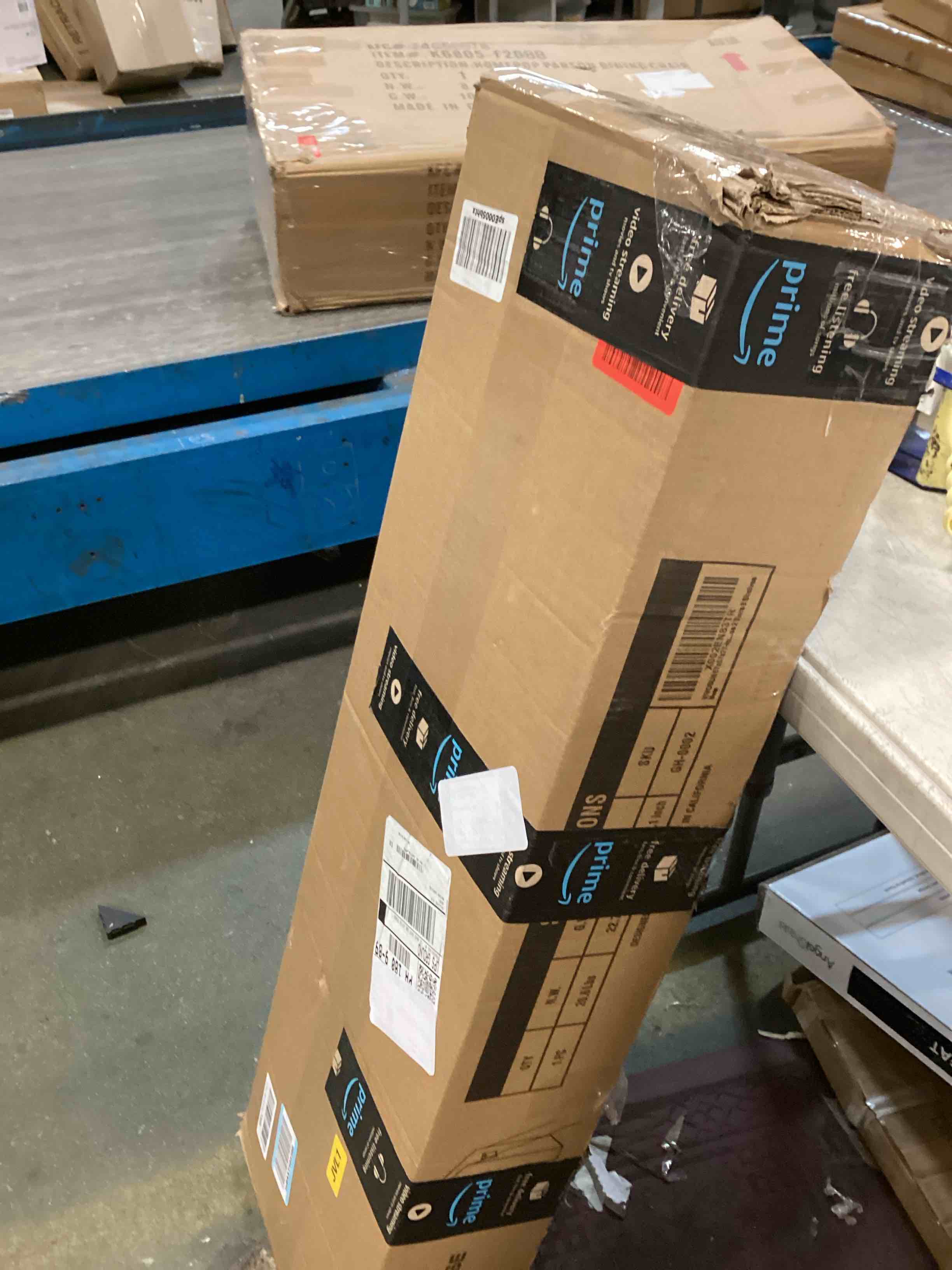 https://s3.amazonaws.com/lotting-images-prod/bidfta/TEA1504213_1735614875232.jpeg