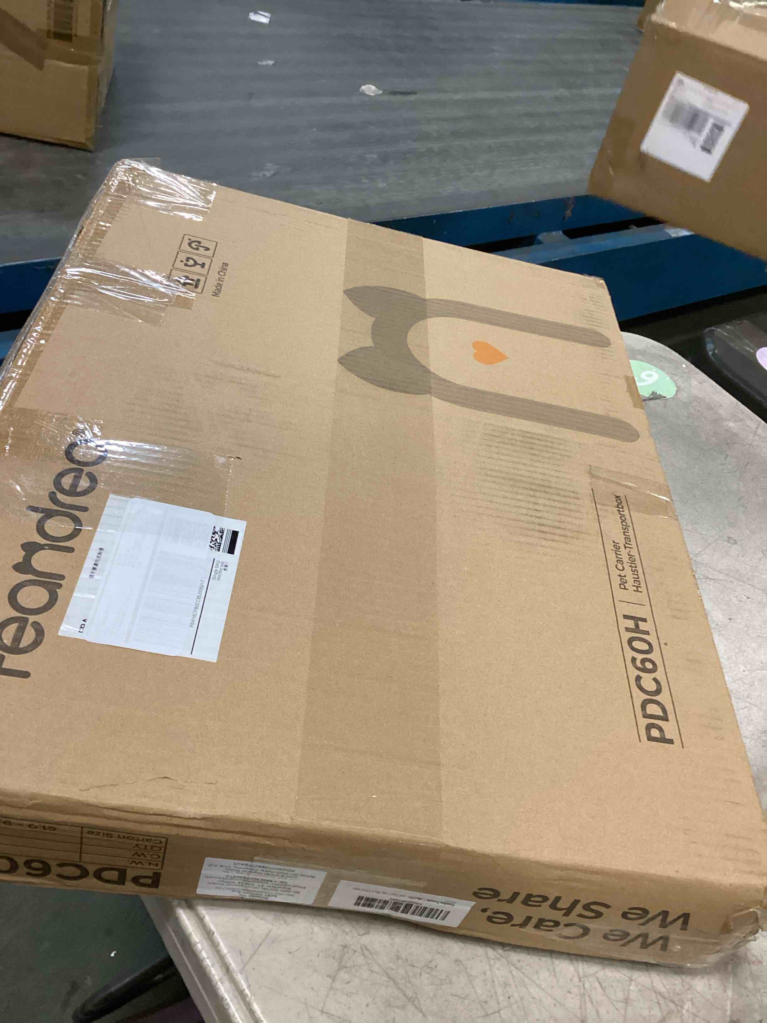 https://s3.amazonaws.com/lotting-images-prod/bidfta/TEA1504298_1735623633981.jpeg