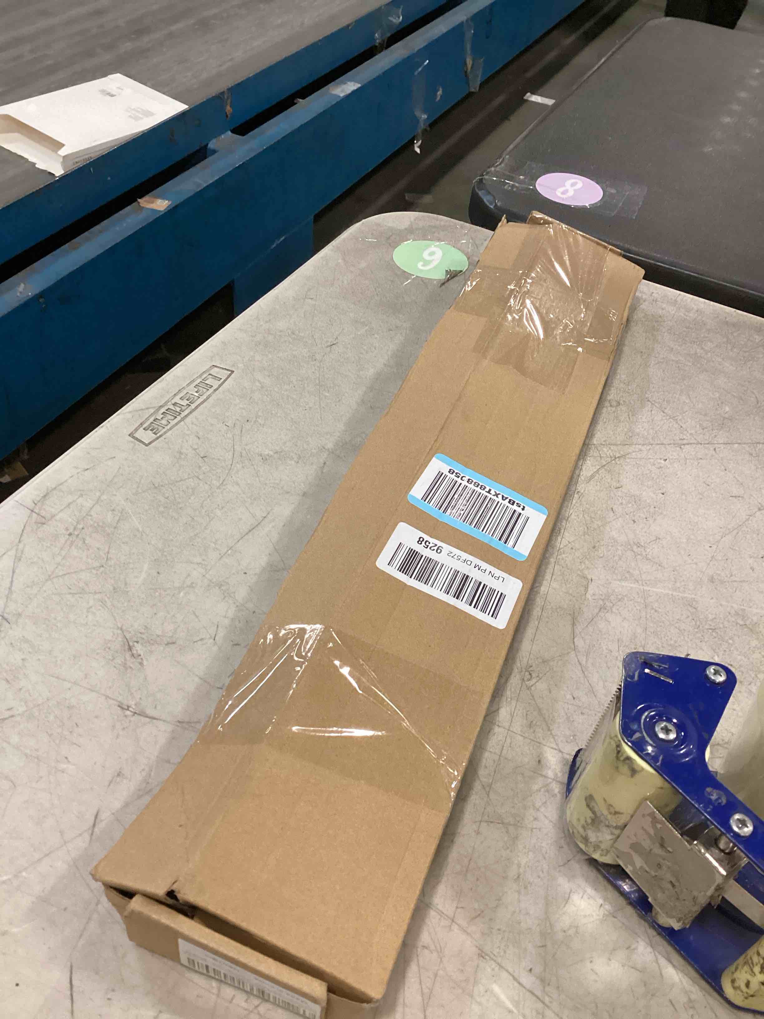https://s3.amazonaws.com/lotting-images-prod/bidfta/TEA1504321_1735682845295.jpeg