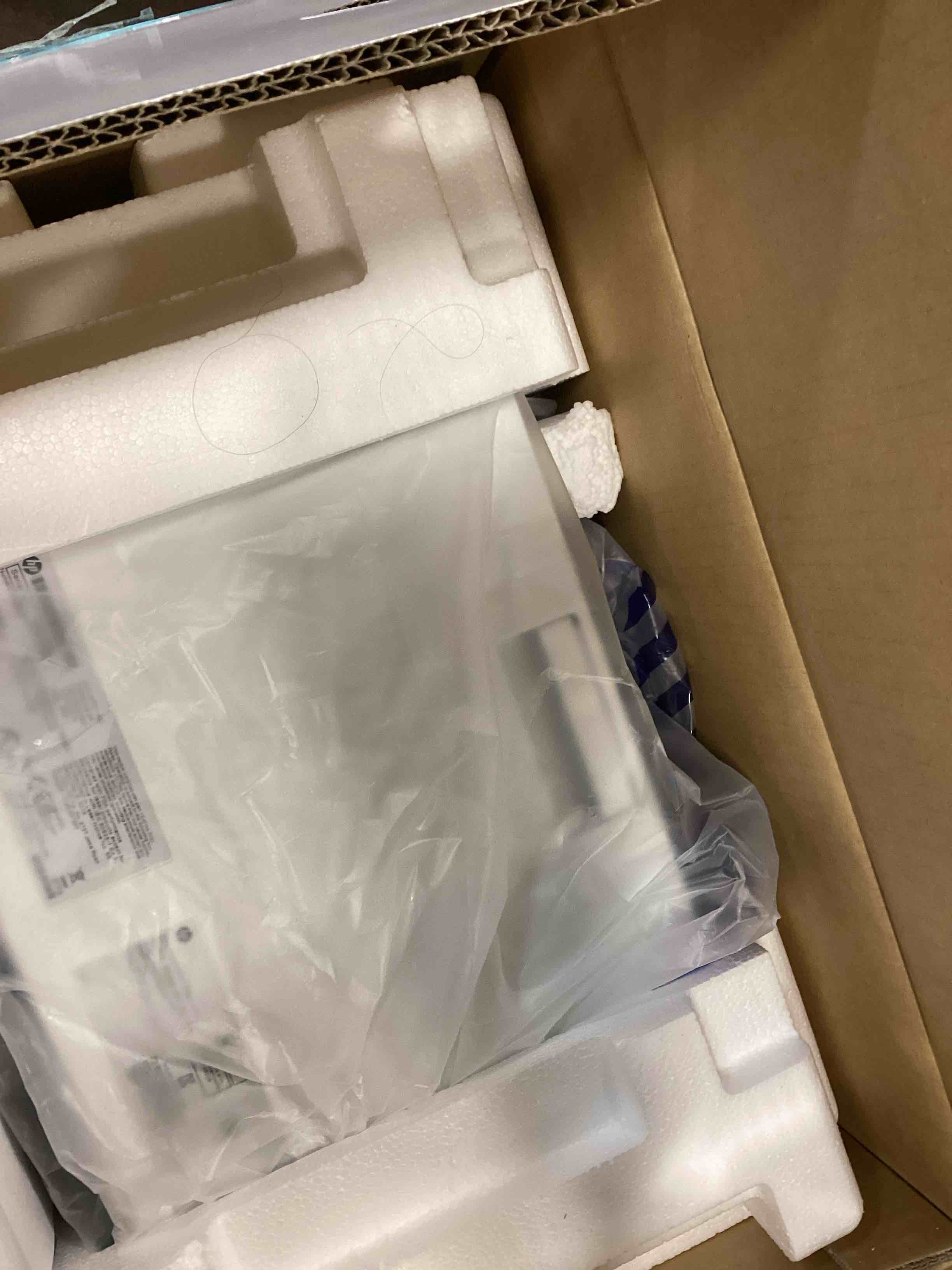https://s3.amazonaws.com/lotting-images-prod/bidfta/TEA1504449_1735699644851.jpeg