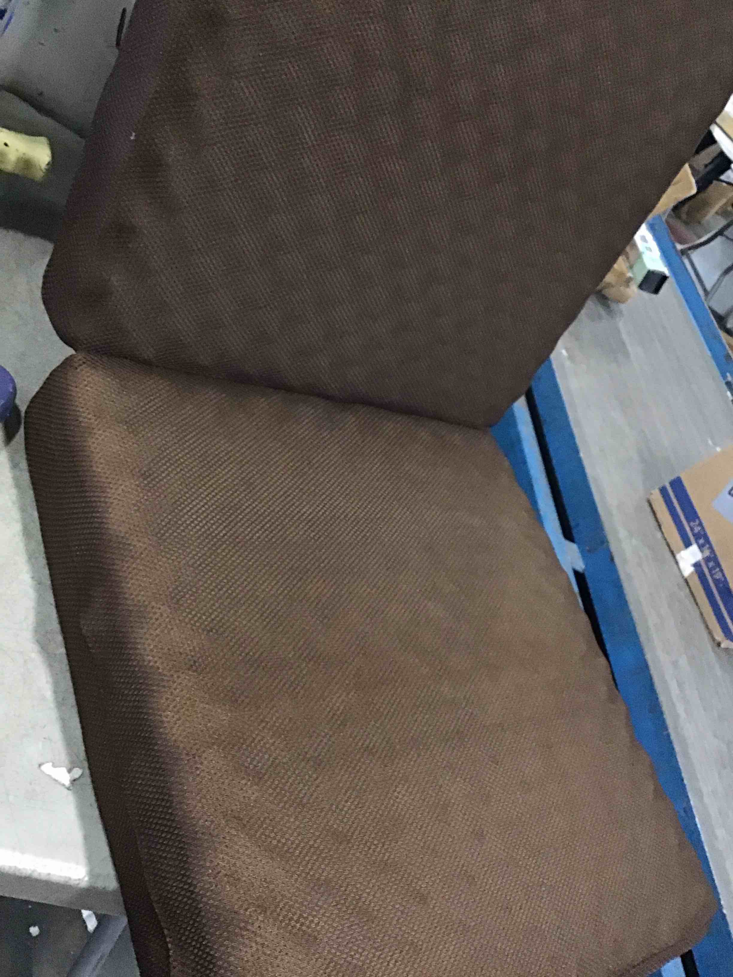 https://s3.amazonaws.com/lotting-images-prod/bidfta/TEA1505128_1736369703141.jpeg