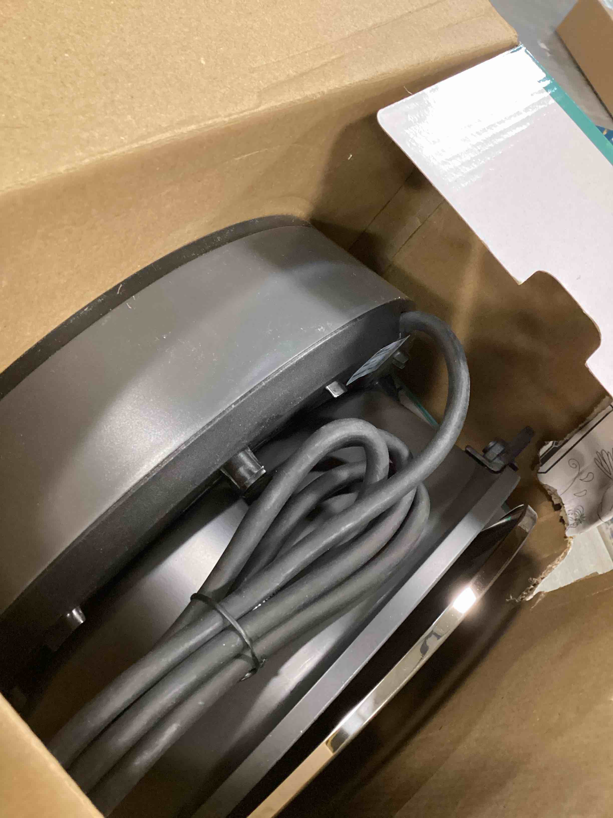 https://s3.amazonaws.com/lotting-images-prod/bidfta/TEA1505152_1736426575933.jpeg
