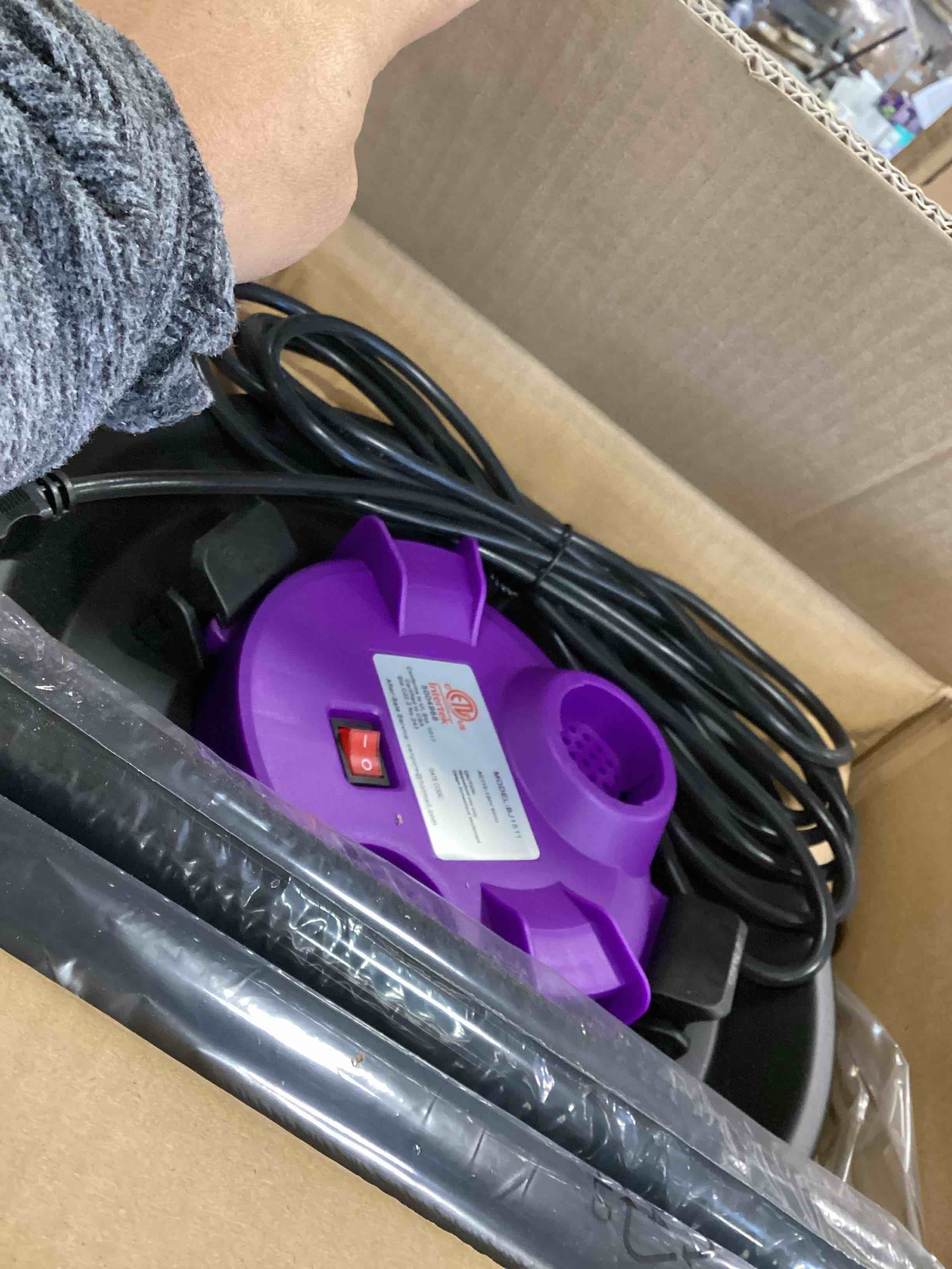 https://s3.amazonaws.com/lotting-images-prod/bidfta/TEA1505299_1736446836010.jpeg