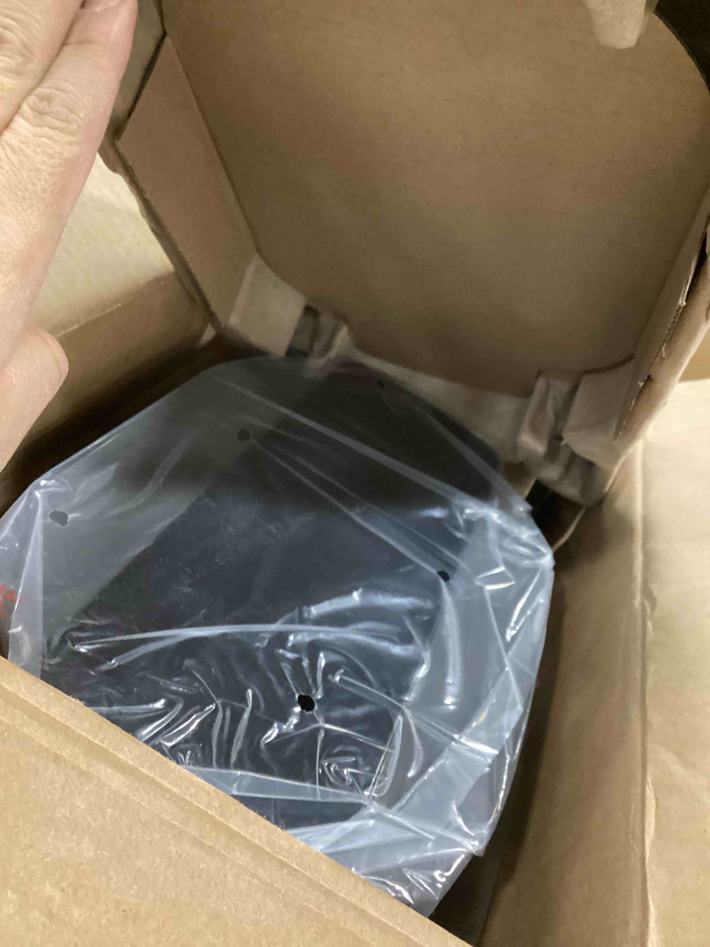 https://s3.amazonaws.com/lotting-images-prod/bidfta/TEA1505637_1736543867037.jpeg