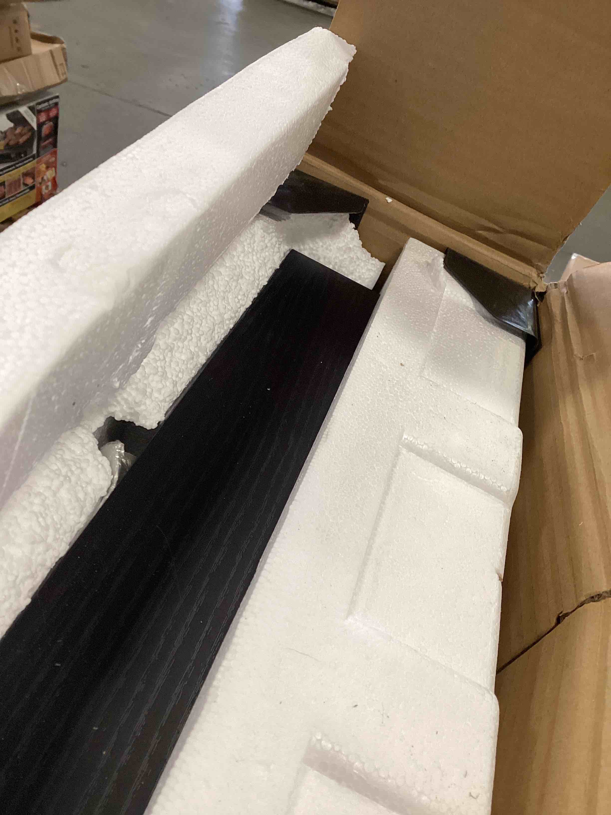 https://s3.amazonaws.com/lotting-images-prod/bidfta/TEA1505775_1736614647897.jpeg