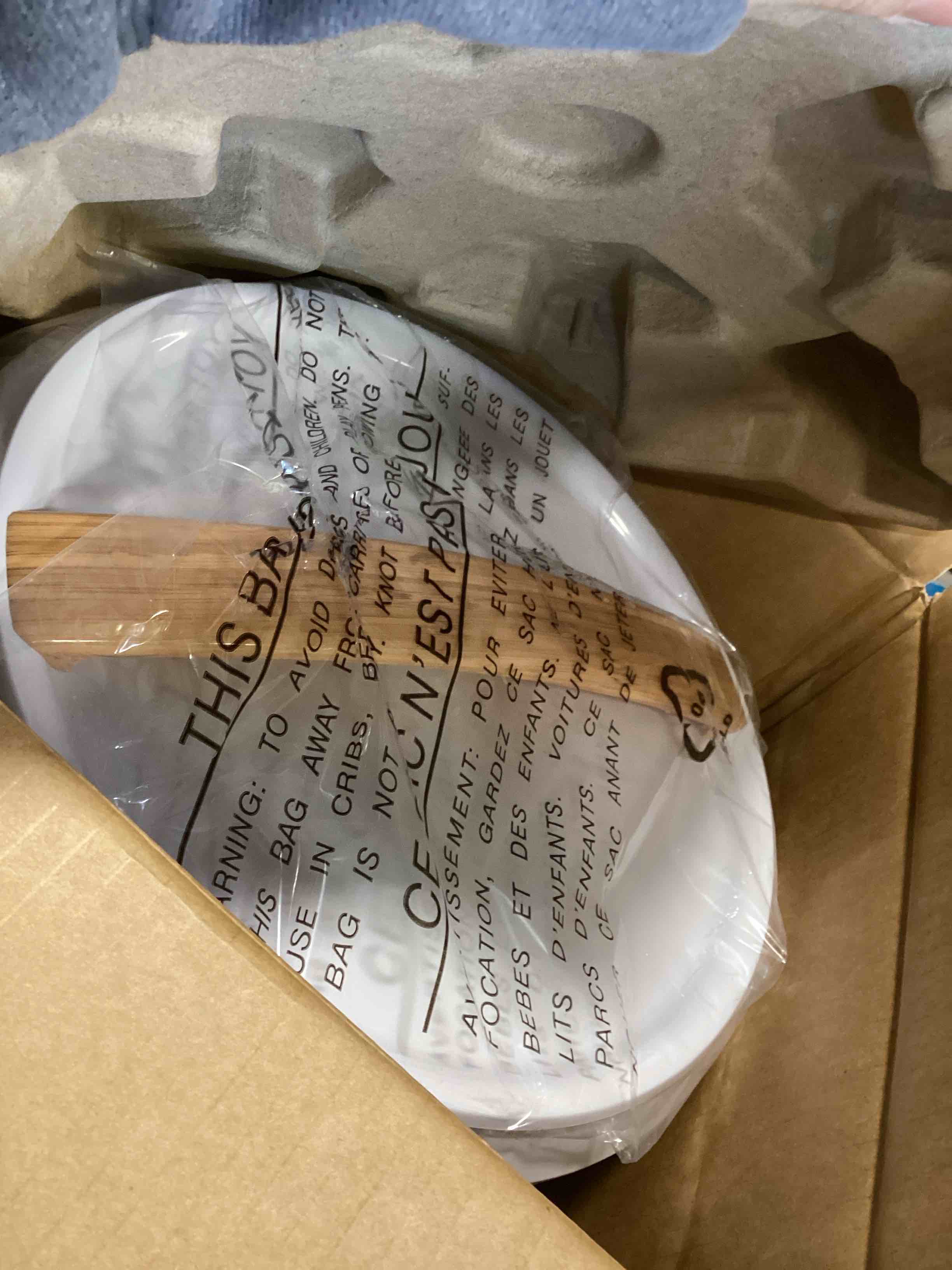 https://s3.amazonaws.com/lotting-images-prod/bidfta/TEA1505952_1736787210699.jpeg