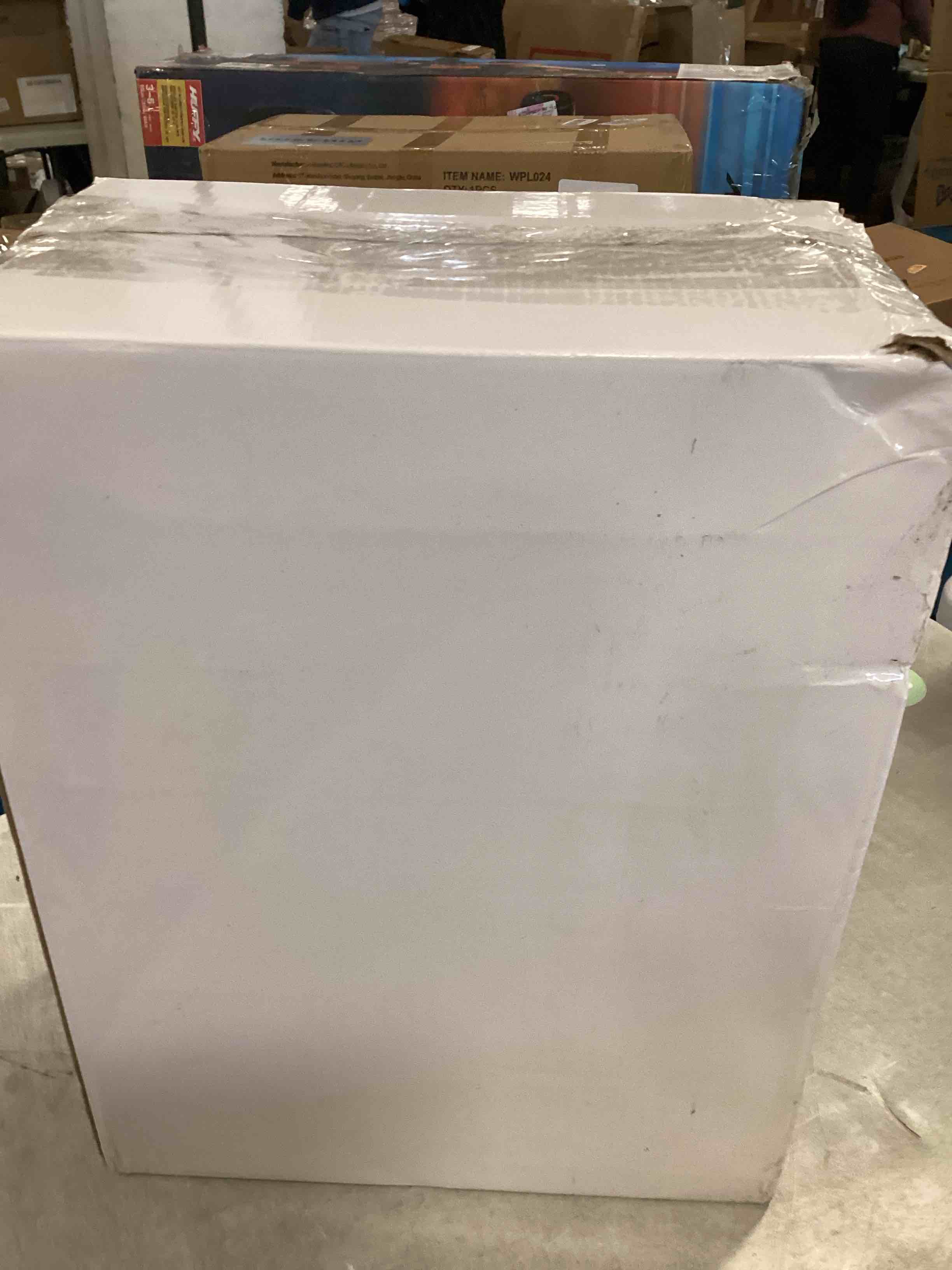 https://s3.amazonaws.com/lotting-images-prod/bidfta/TEA1506402_1736951222027.jpeg