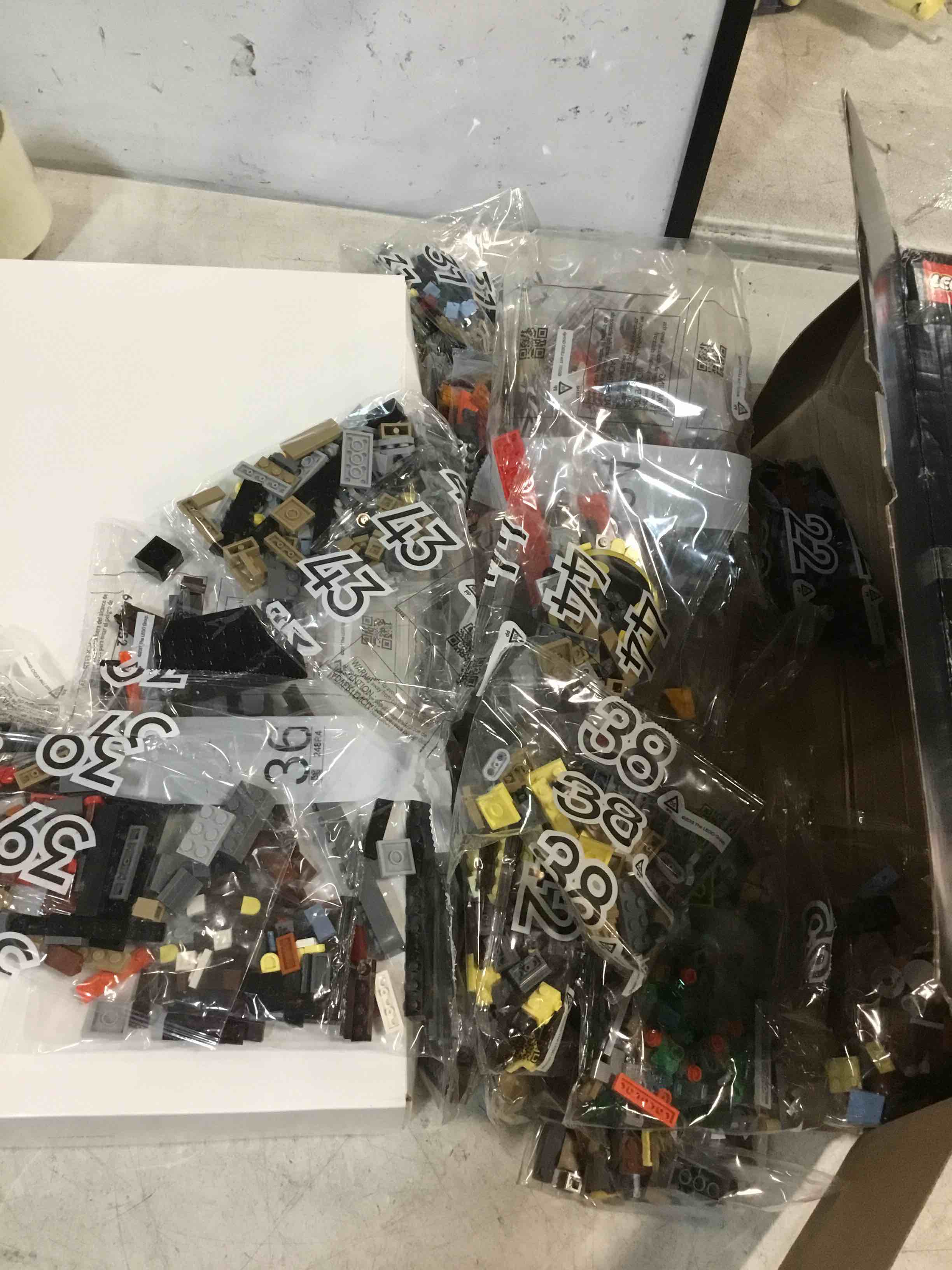 https://s3.amazonaws.com/lotting-images-prod/bidfta/TEA1508293_1735858872047.jpeg