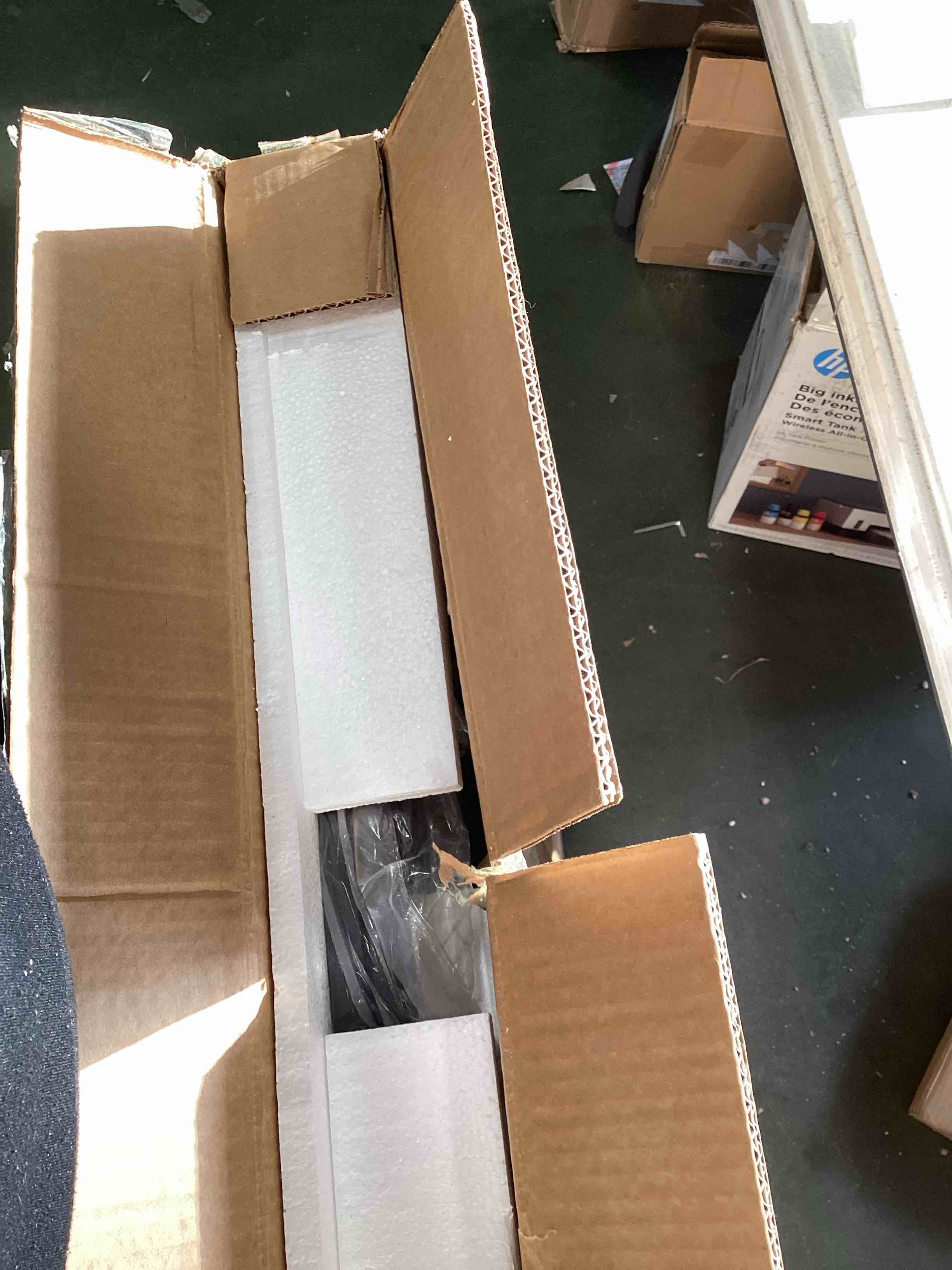 https://s3.amazonaws.com/lotting-images-prod/bidfta/TEA1509012_1738073666133.jpeg