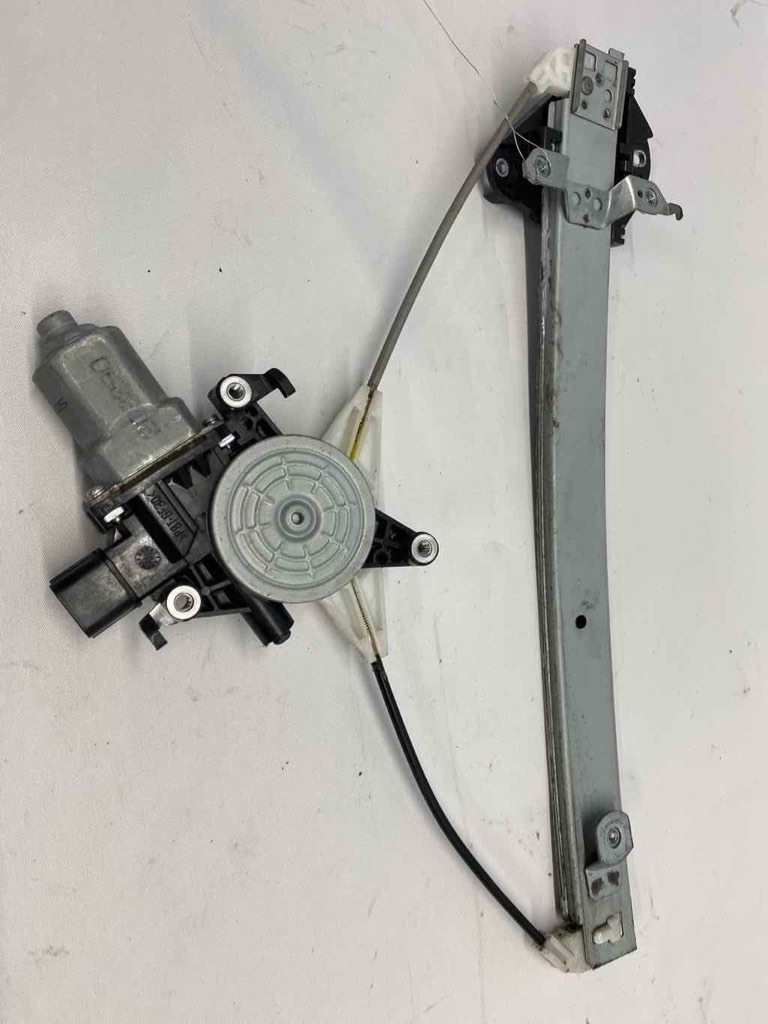 Side/rear/cargo Regulator SUBARU FORESTER Right 09 10 11 12 13 electric assembly