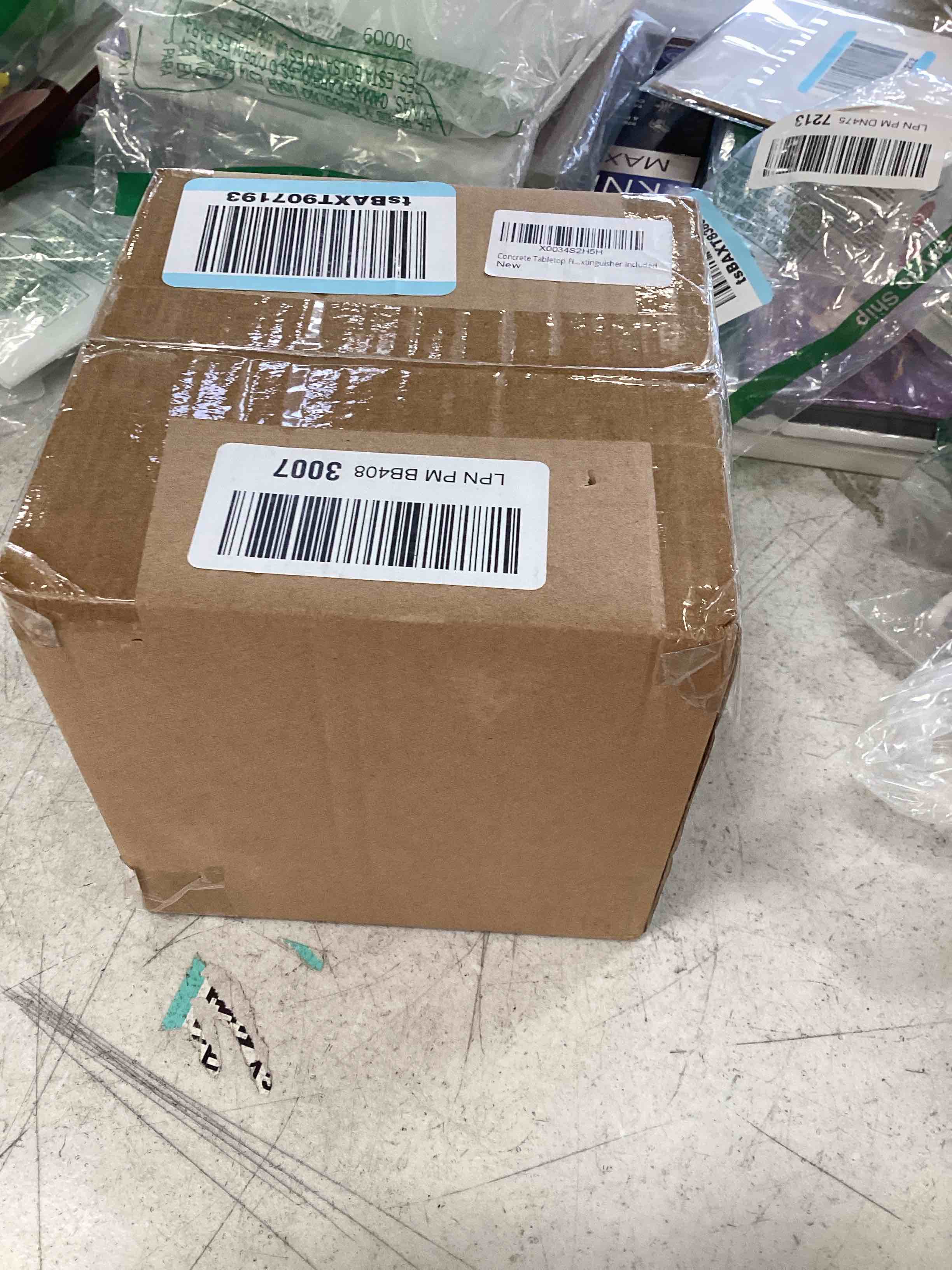 https://s3.amazonaws.com/lotting-images-prod/bidfta/TEA1509207_1738159320365.jpeg