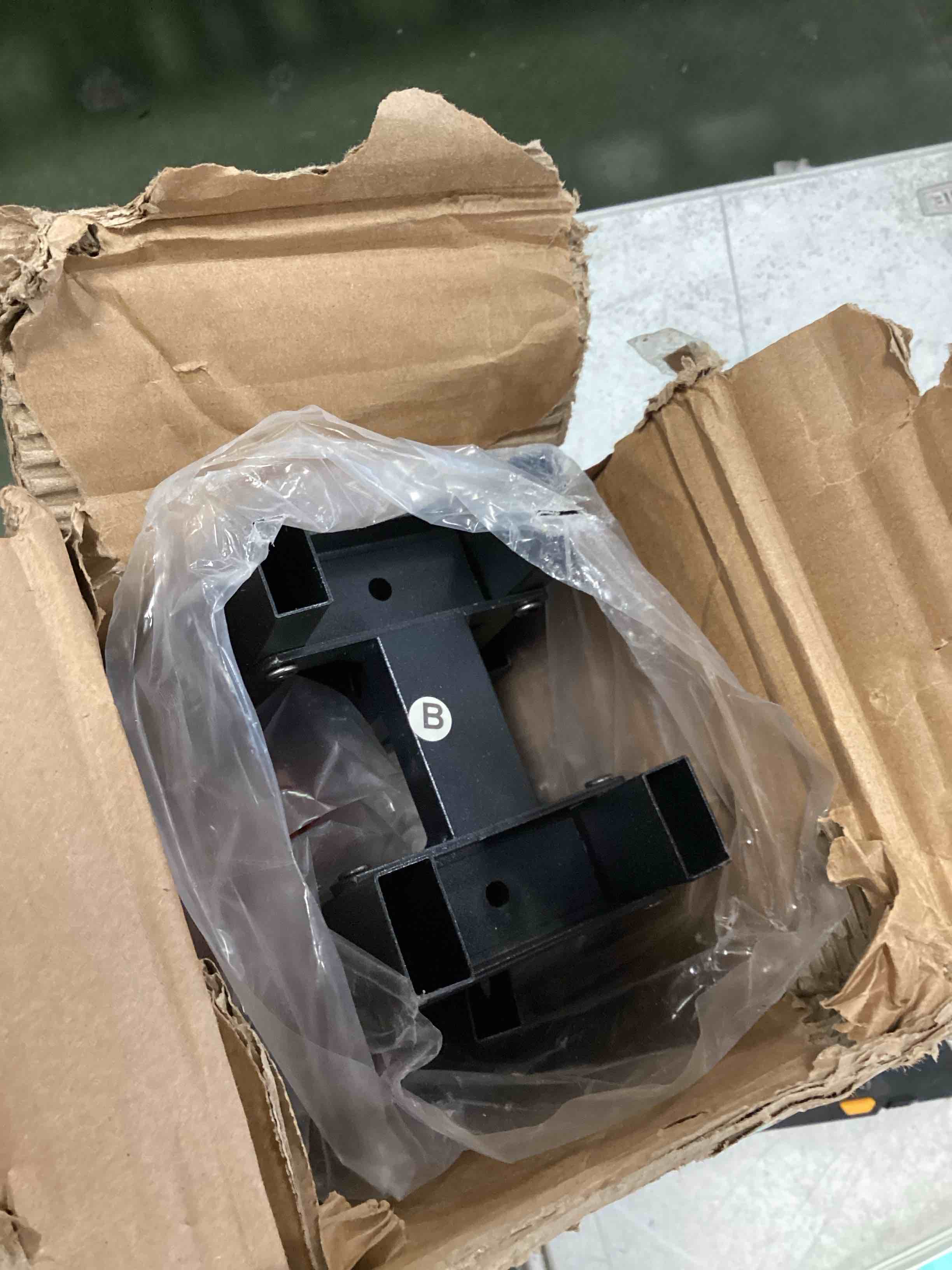 https://s3.amazonaws.com/lotting-images-prod/bidfta/TEA1509631_1738334533764.jpeg