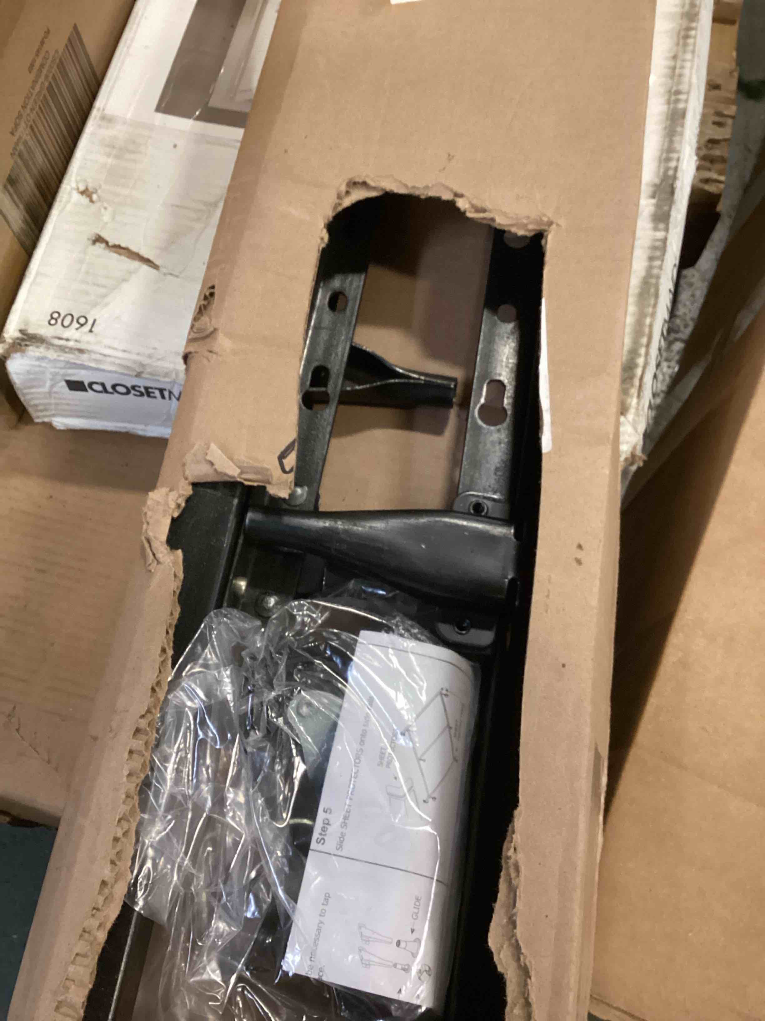 https://s3.amazonaws.com/lotting-images-prod/bidfta/TEA1509982_1738697824787.jpeg