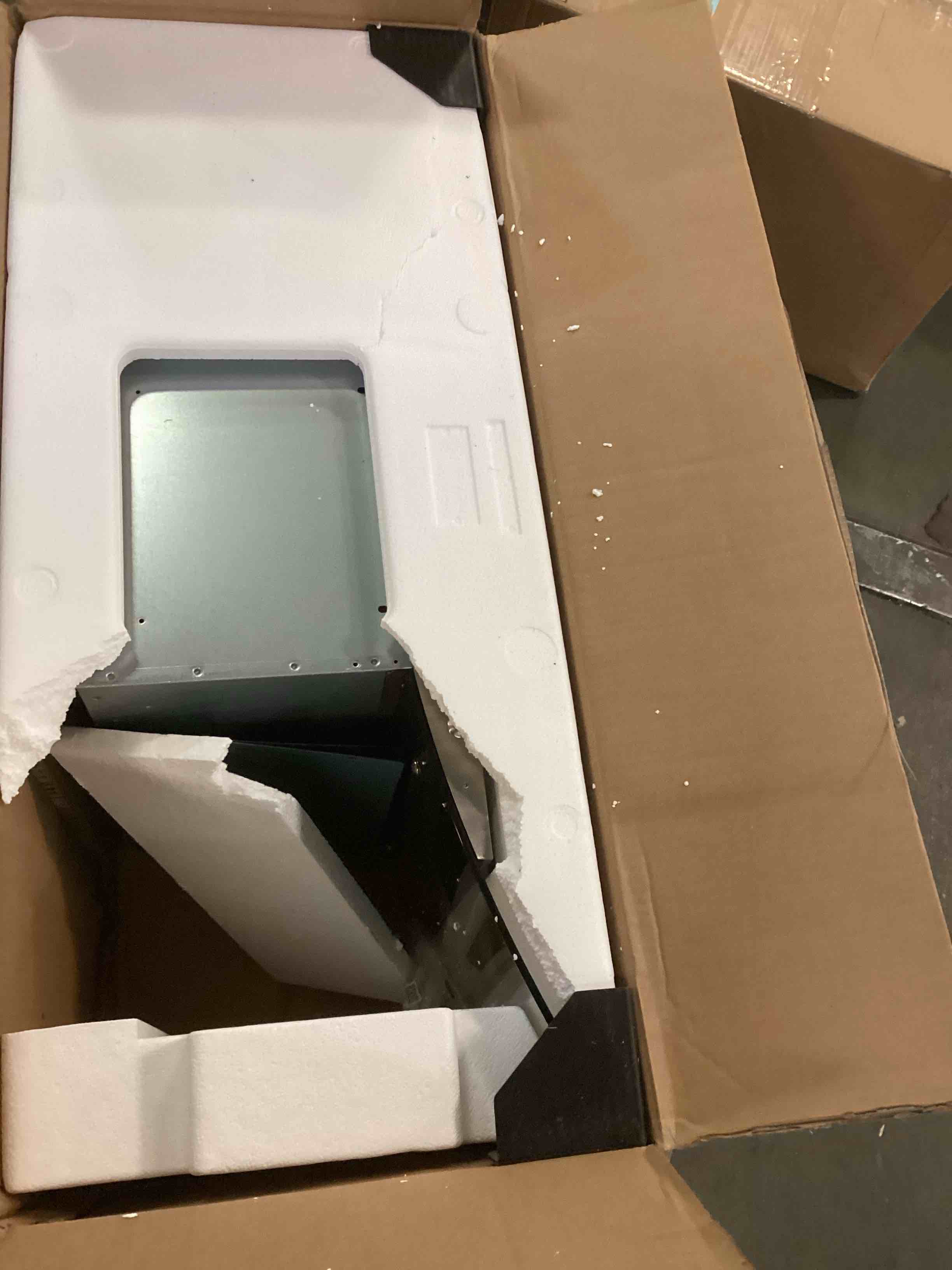 https://s3.amazonaws.com/lotting-images-prod/bidfta/TEA1510511_1734982298430.jpeg