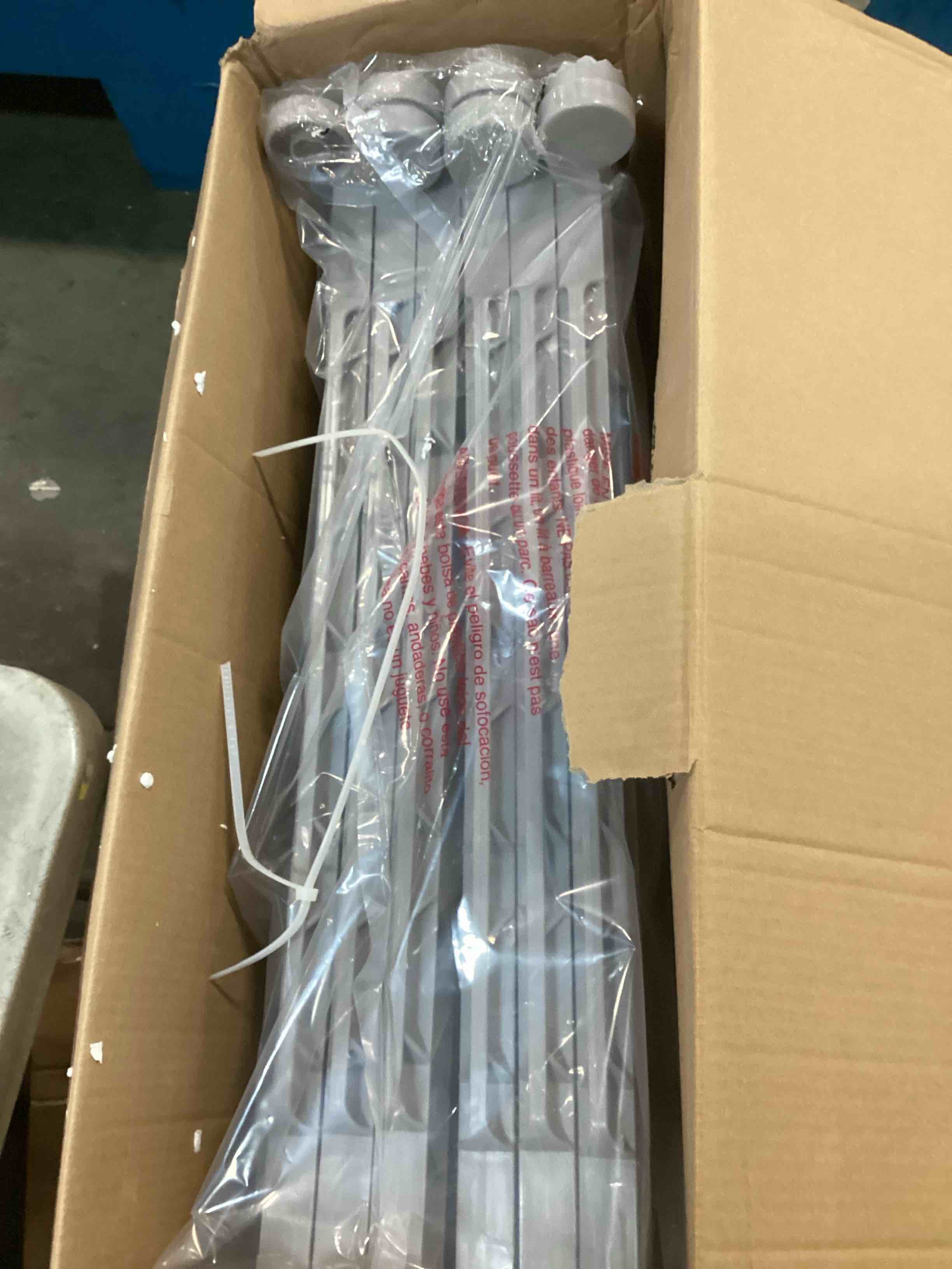 https://s3.amazonaws.com/lotting-images-prod/bidfta/TEA1511378_1735564163351.jpeg
