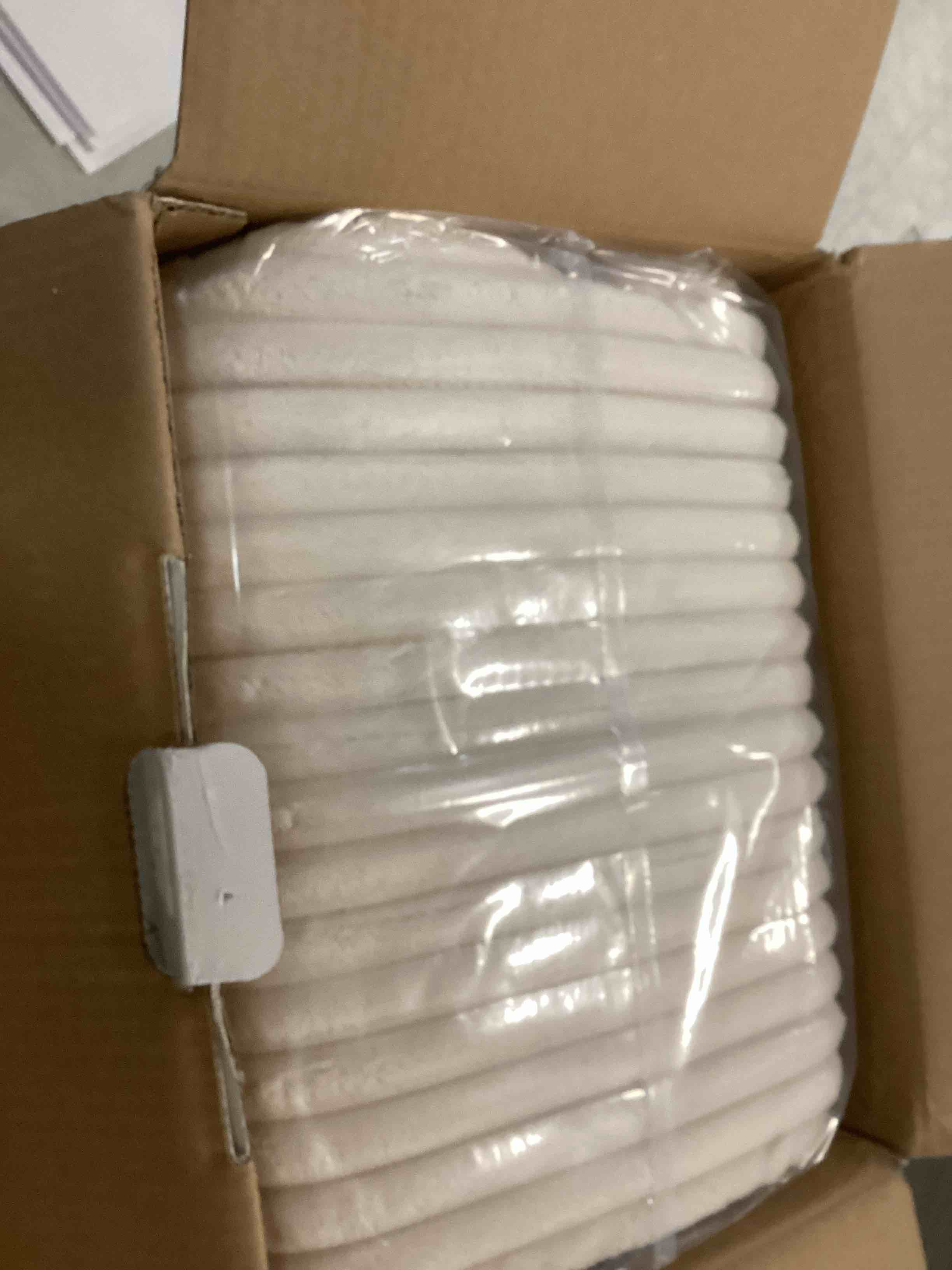 https://s3.amazonaws.com/lotting-images-prod/bidfta/TEA1511868_1735823010032.jpeg
