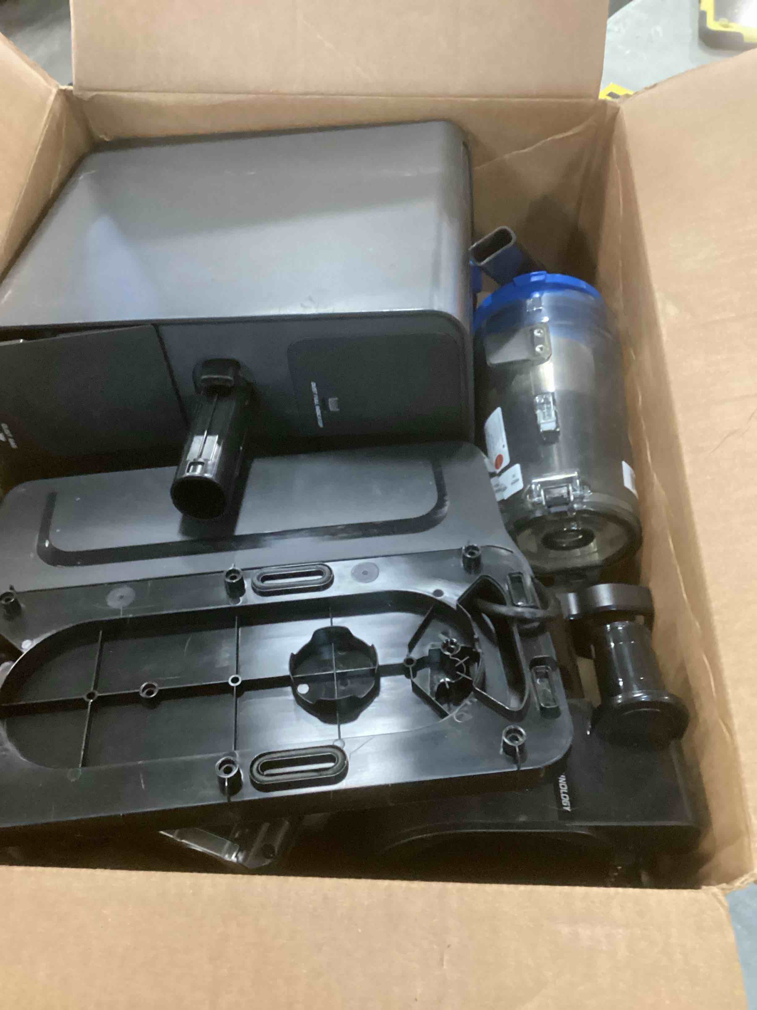 https://s3.amazonaws.com/lotting-images-prod/bidfta/TEA1512218_1735929367479.jpeg