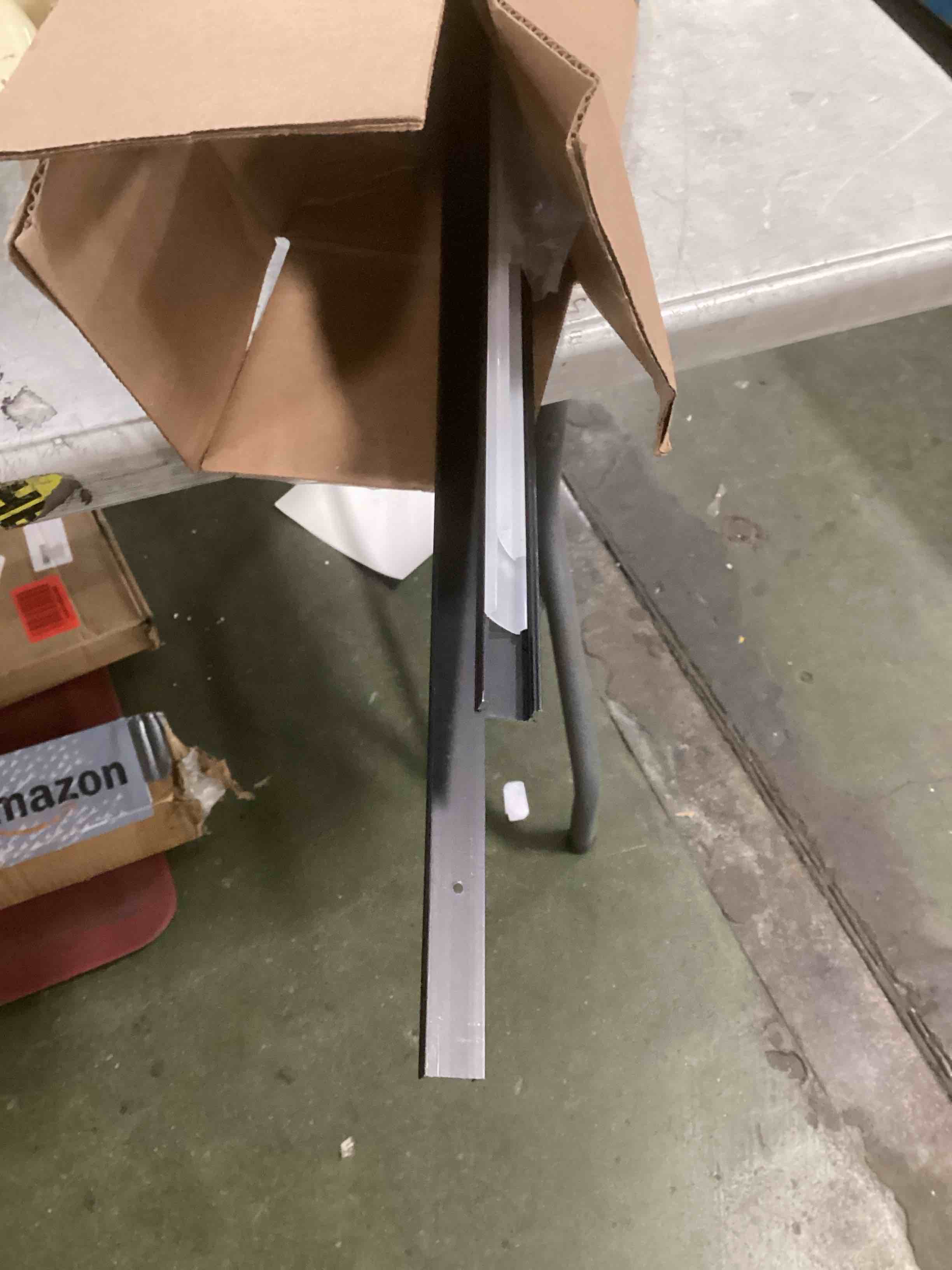https://s3.amazonaws.com/lotting-images-prod/bidfta/TEA1512485_1736259180983.jpeg