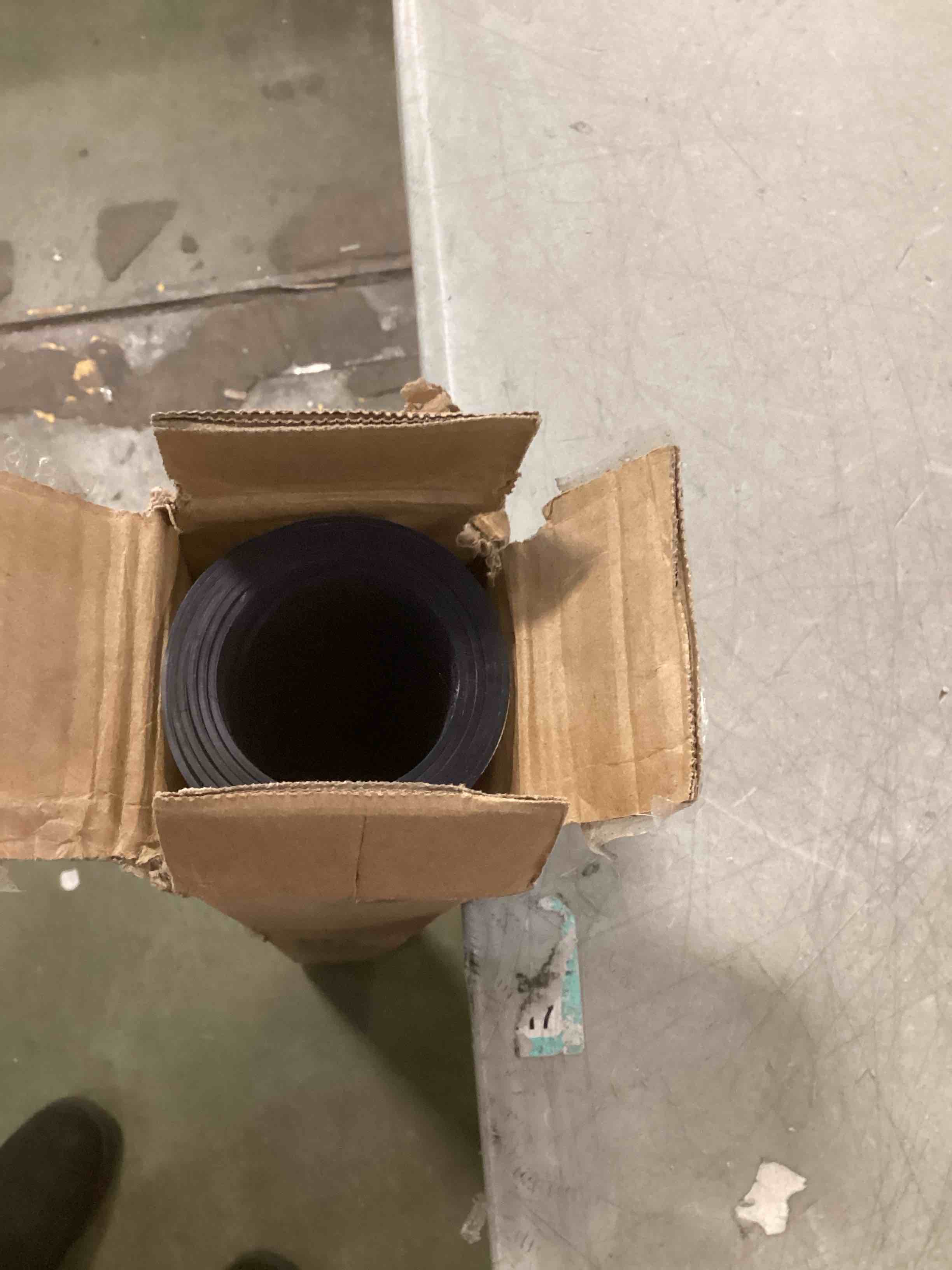 https://s3.amazonaws.com/lotting-images-prod/bidfta/TEA1512812_1736357379919.jpeg