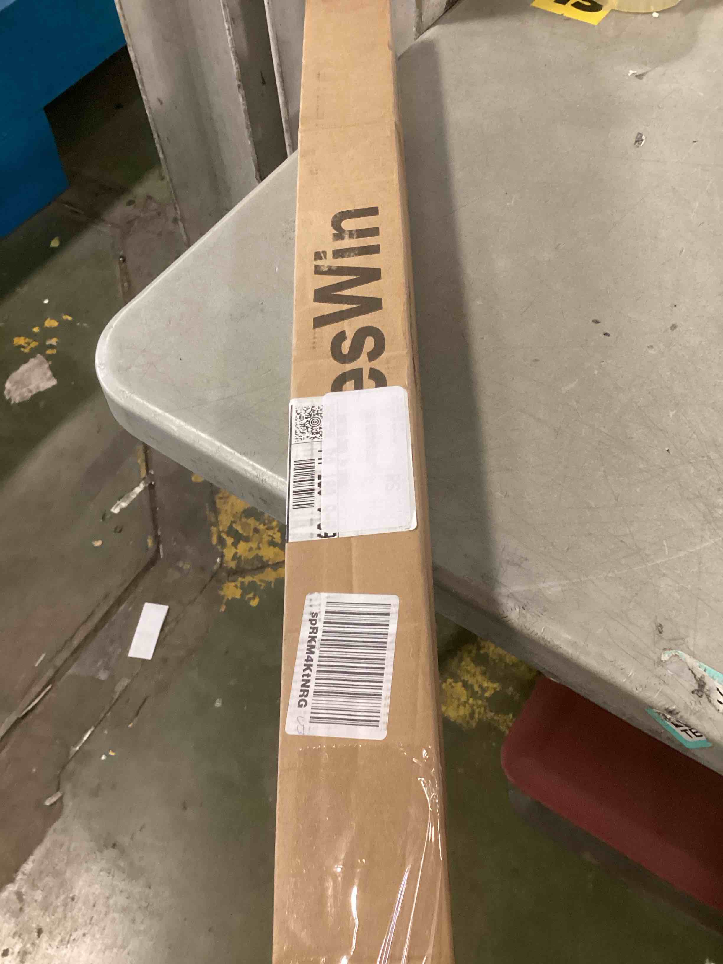 https://s3.amazonaws.com/lotting-images-prod/bidfta/TEA1512812_1736357425122.jpeg