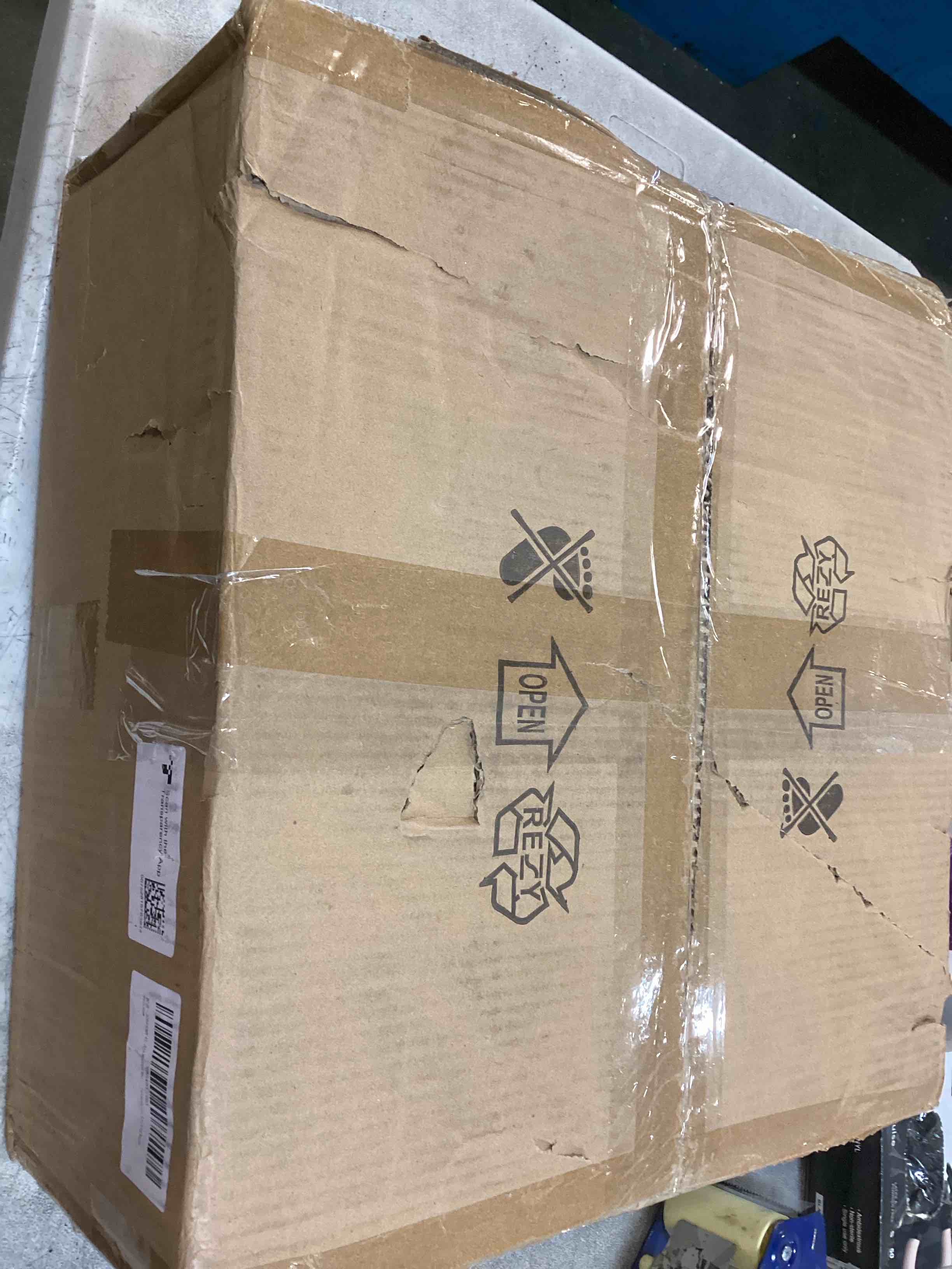https://s3.amazonaws.com/lotting-images-prod/bidfta/TEA1514515_1735575575215.jpeg