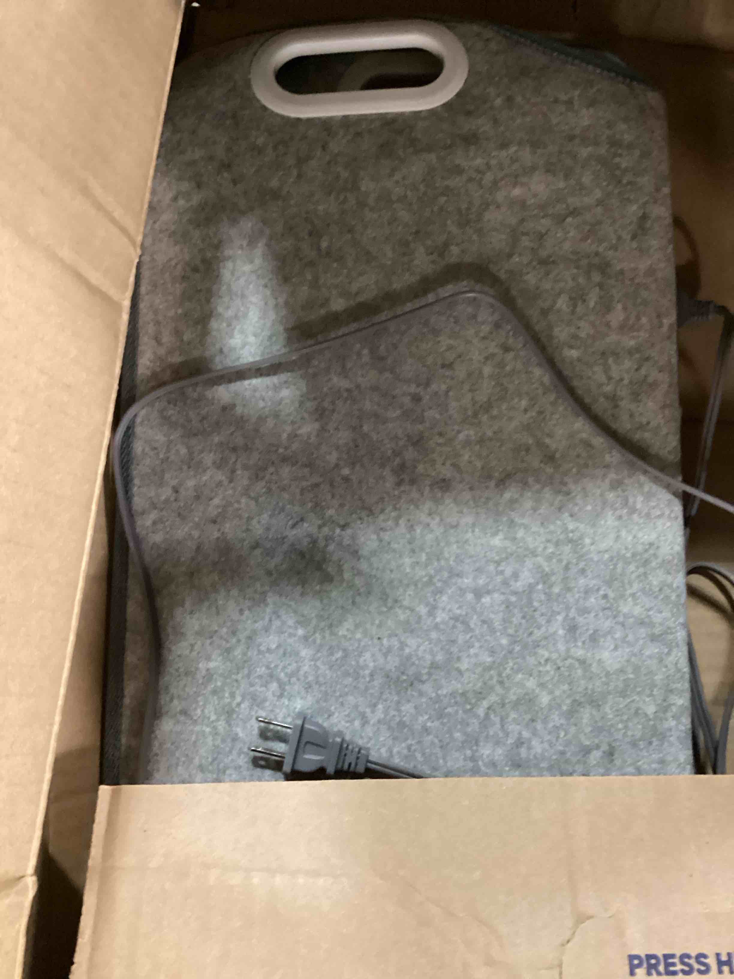 https://s3.amazonaws.com/lotting-images-prod/bidfta/TEA1515825_1736265909599.jpeg
