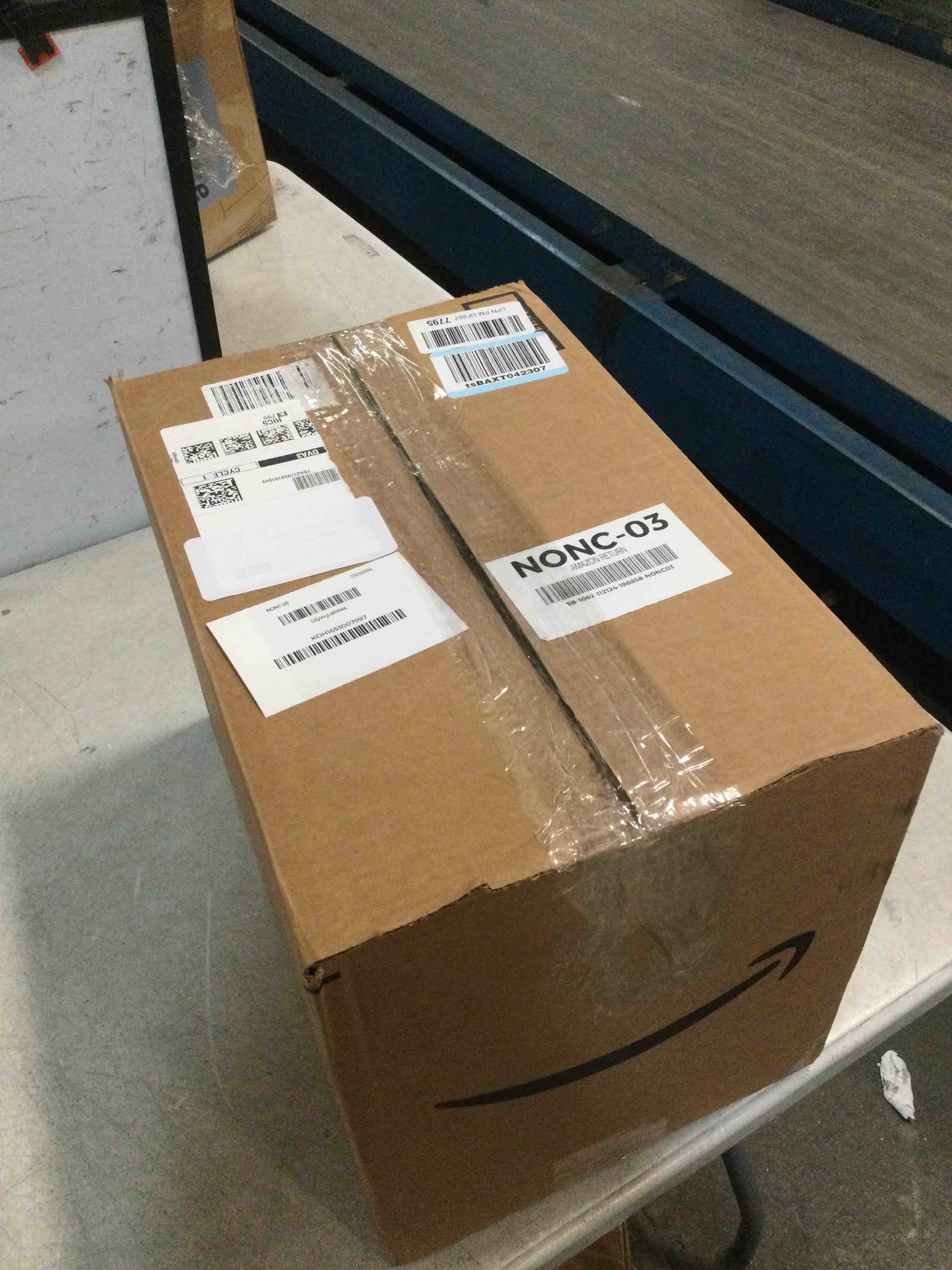 https://s3.amazonaws.com/lotting-images-prod/bidfta/TEA1516455_1734656493117.jpeg
