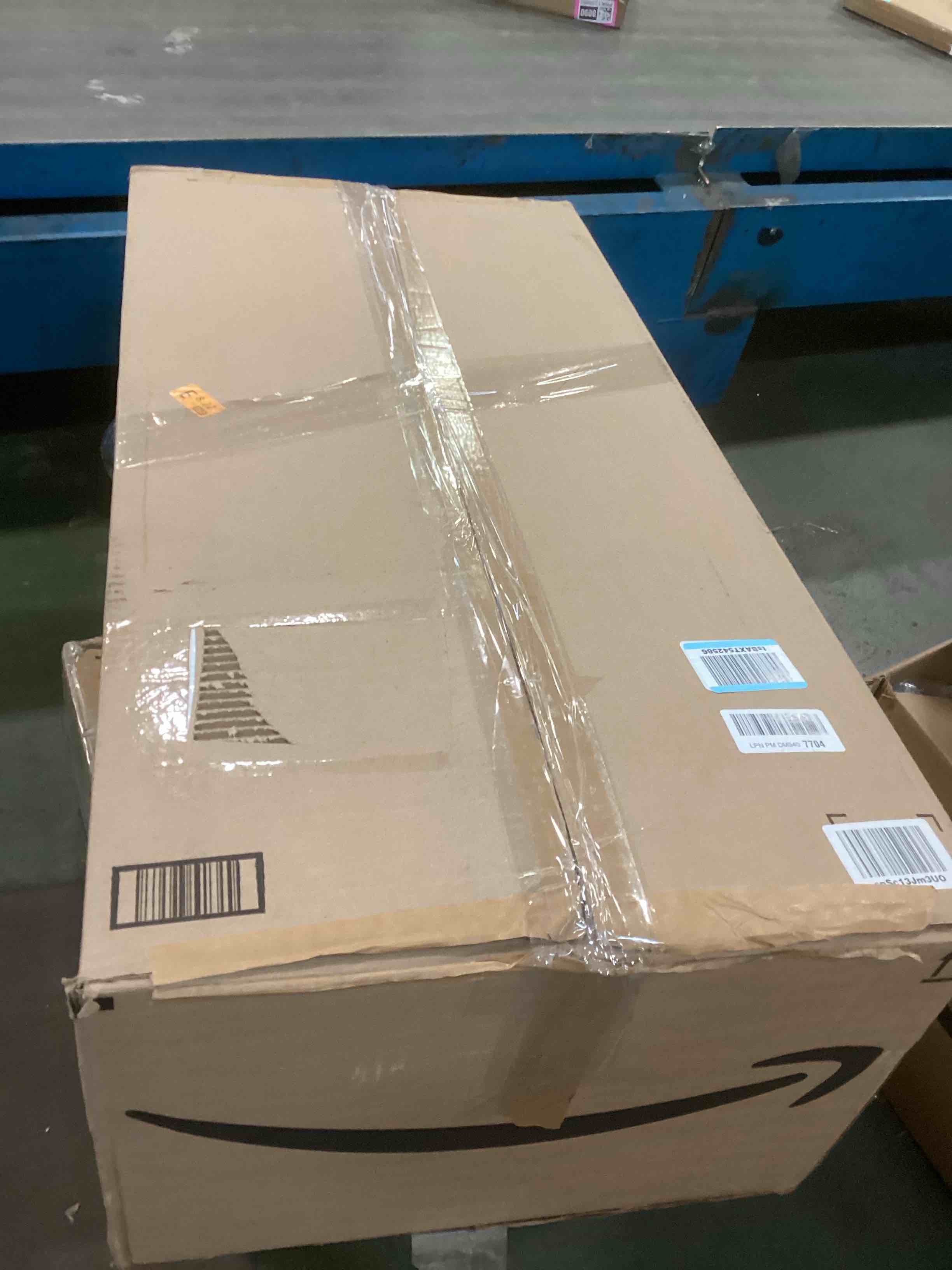 https://s3.amazonaws.com/lotting-images-prod/bidfta/TEA1517657_1735654145936.jpeg