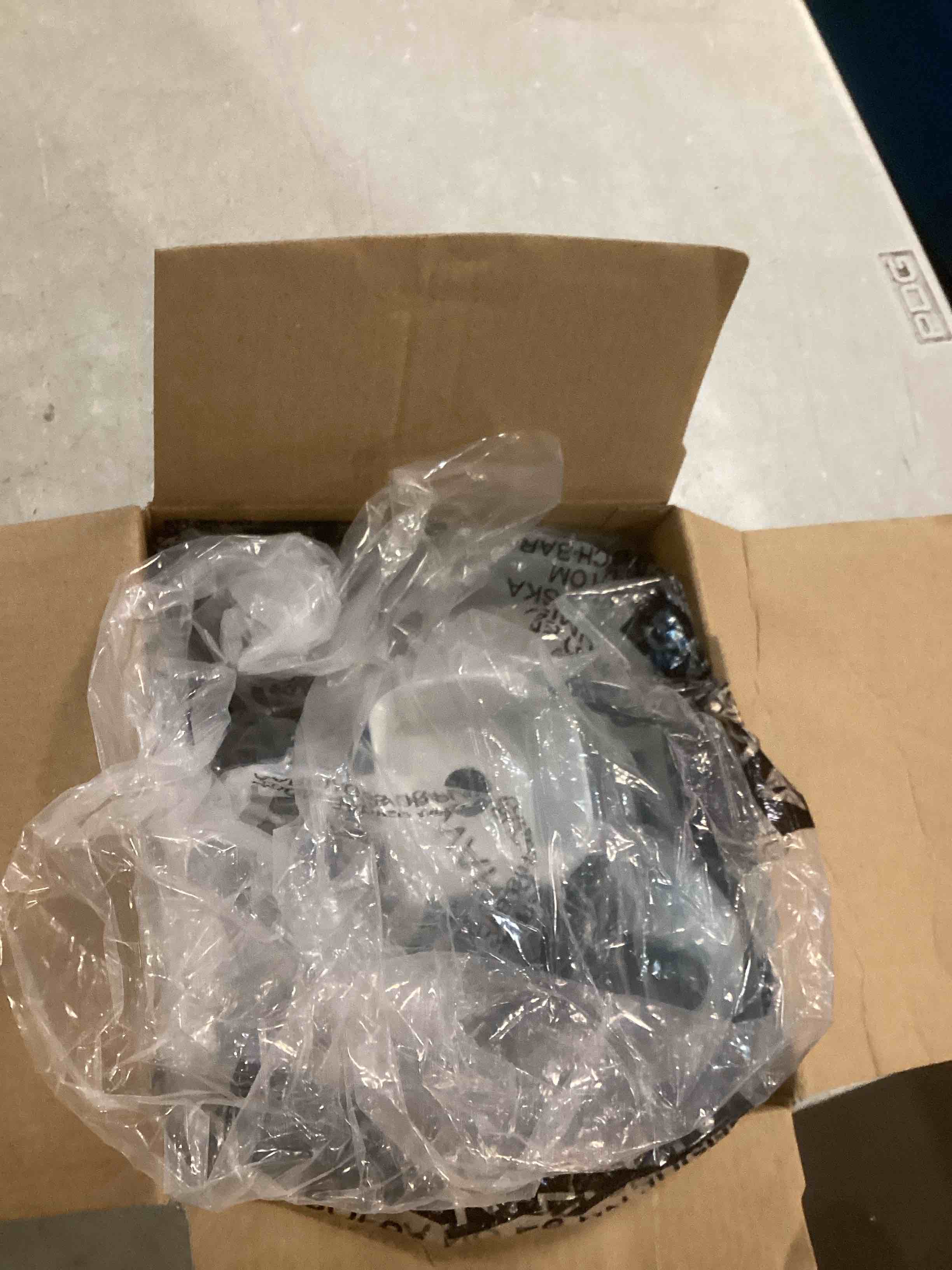 https://s3.amazonaws.com/lotting-images-prod/bidfta/TEA1517778_1735670967516.jpeg
