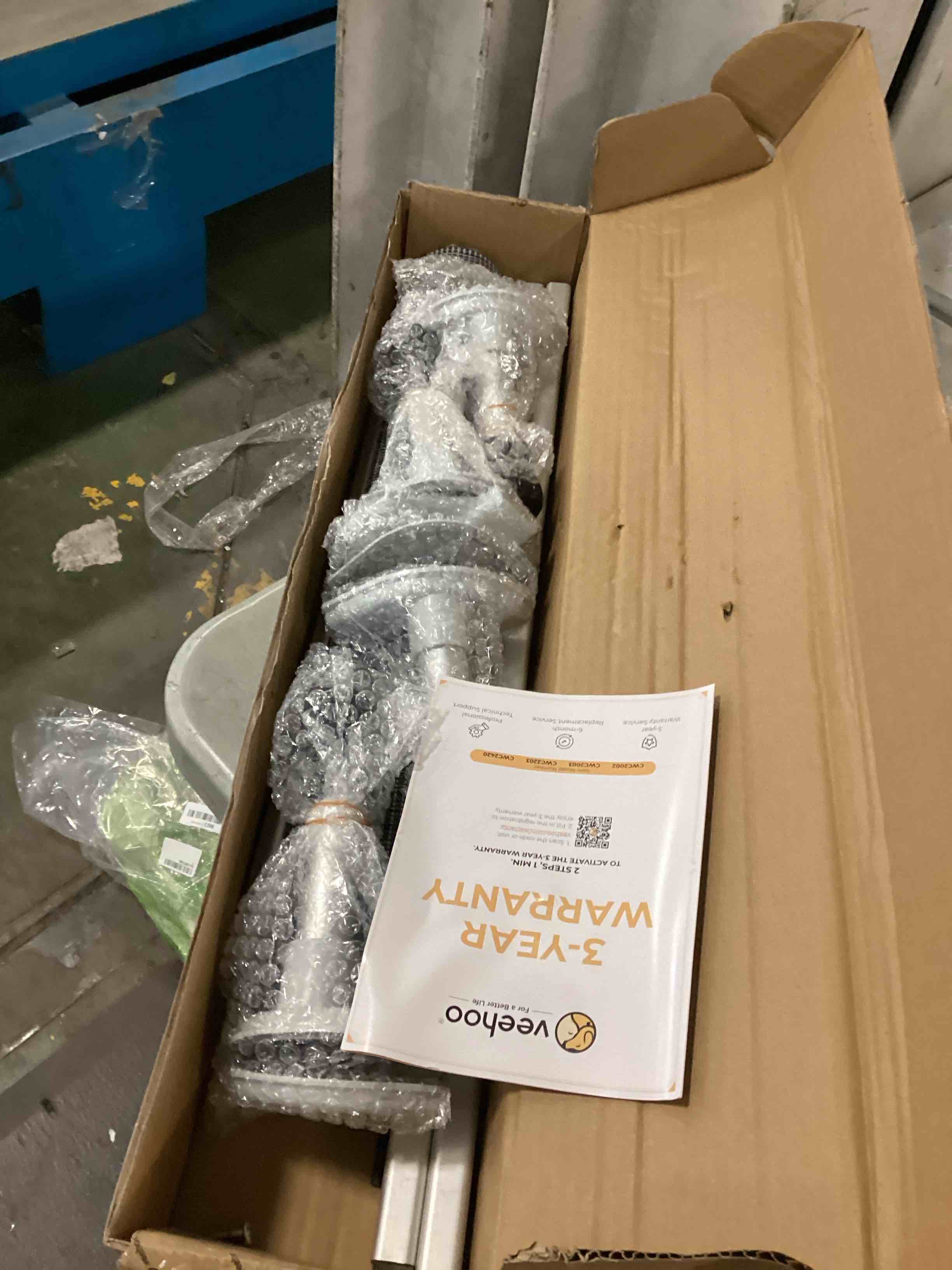 https://s3.amazonaws.com/lotting-images-prod/bidfta/TEA1518560_1736282691933.jpeg