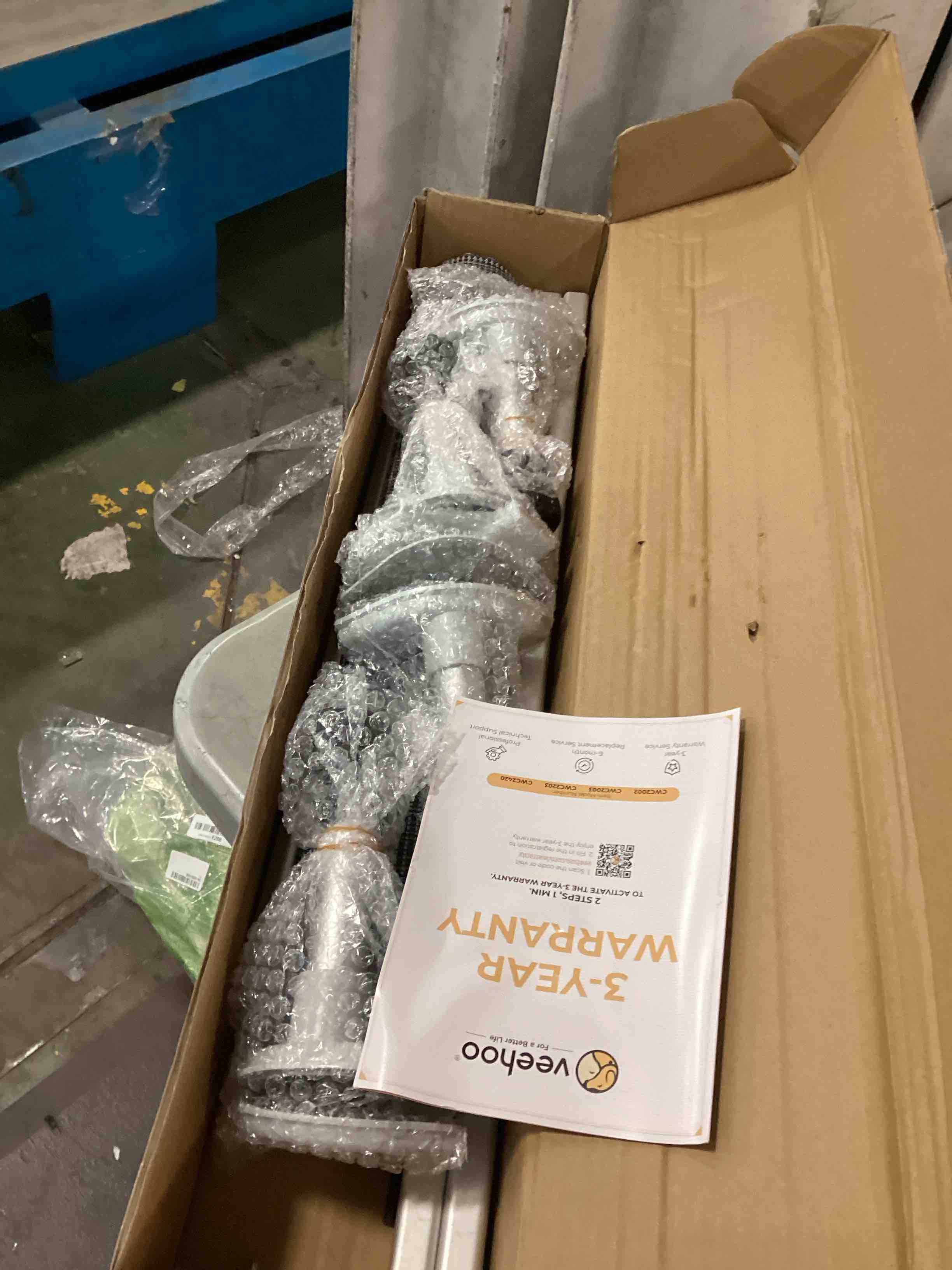 https://s3.amazonaws.com/lotting-images-prod/bidfta/TEA1518560_1736282692843.jpeg