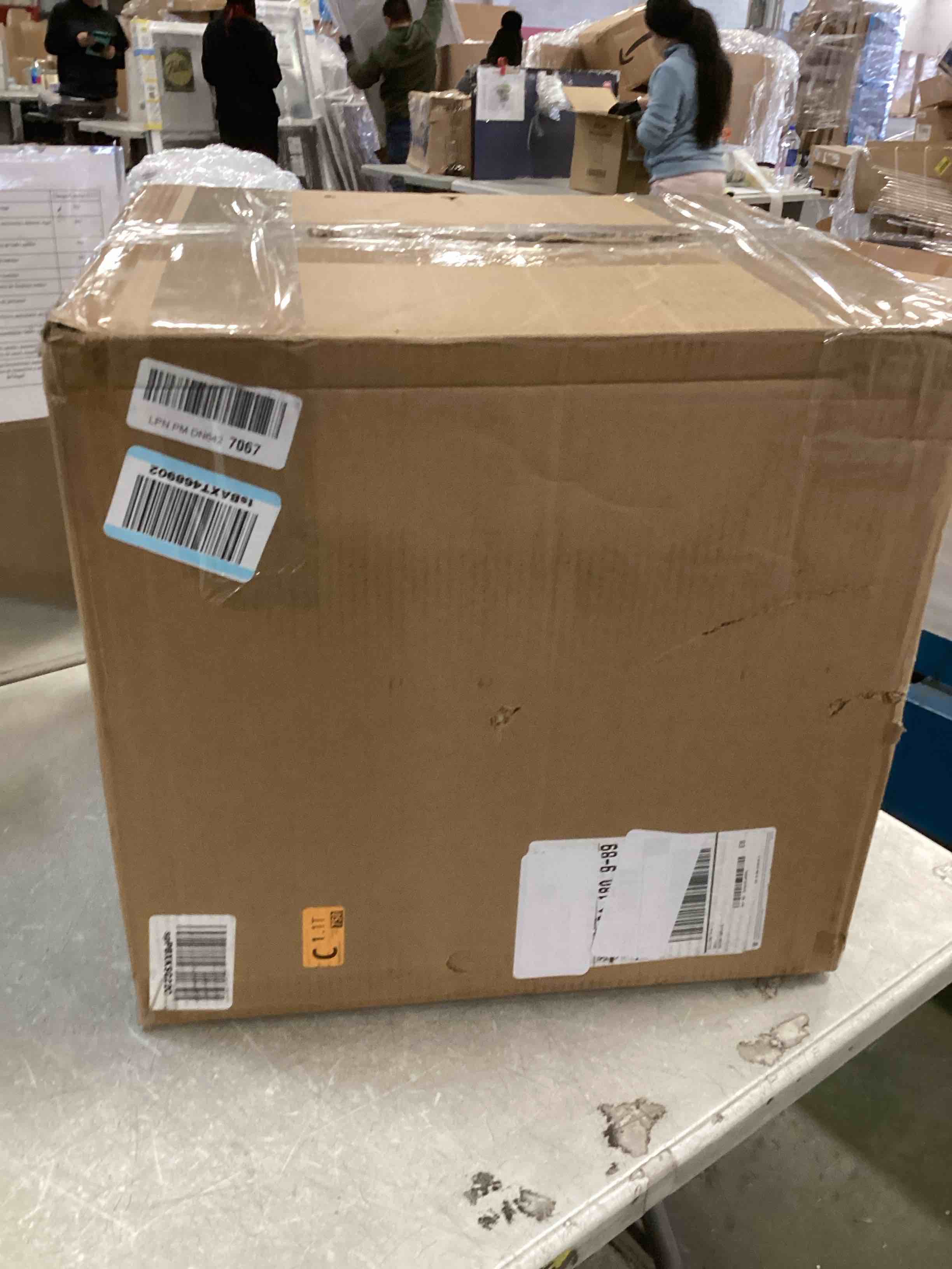 https://s3.amazonaws.com/lotting-images-prod/bidfta/TEA1518690_1736363203377.jpeg