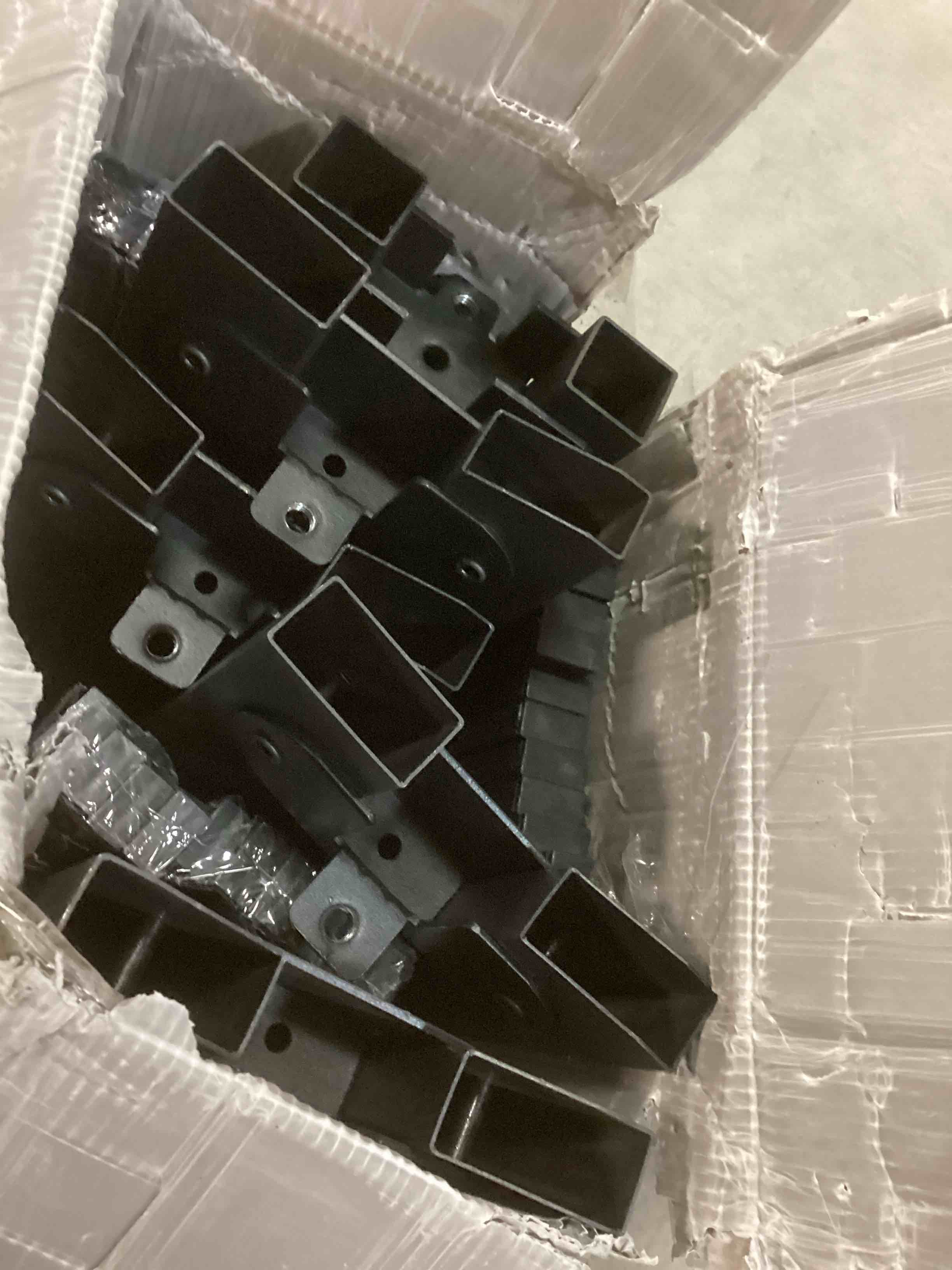 Condition photo showing Good Condition for Metal Bed Frame-Simple and Atmospheric Metal Platform Bed Frame, Storage Space Under The Bed Heavy Duty Frame Bed, Sturdy King Size Bed Frame, Suitable for Bedroom, King