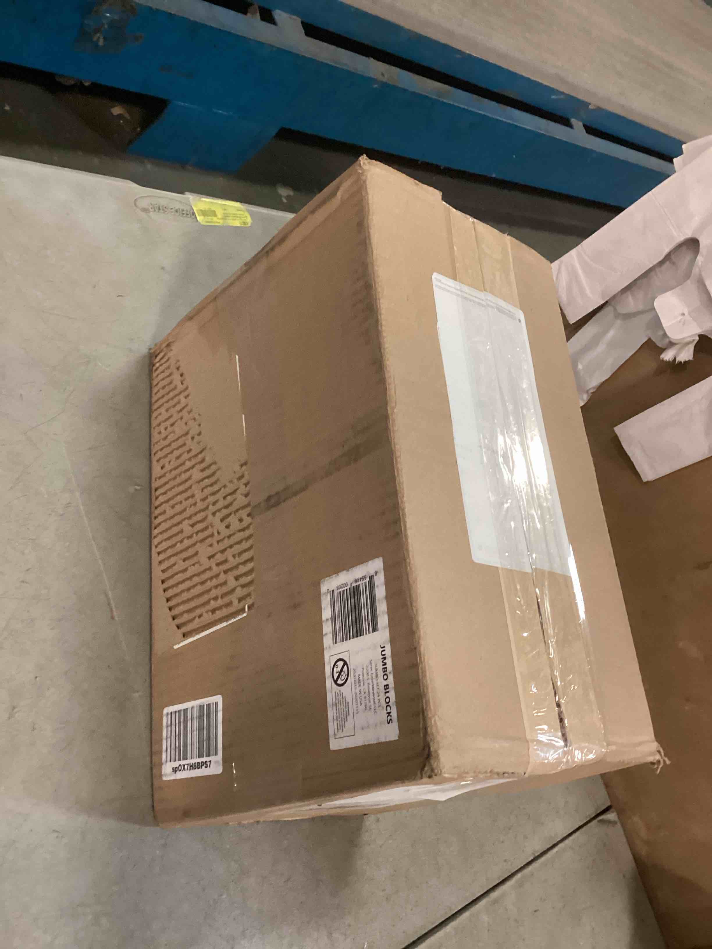 https://s3.amazonaws.com/lotting-images-prod/bidfta/TEA1519215_1734127862829.jpeg
