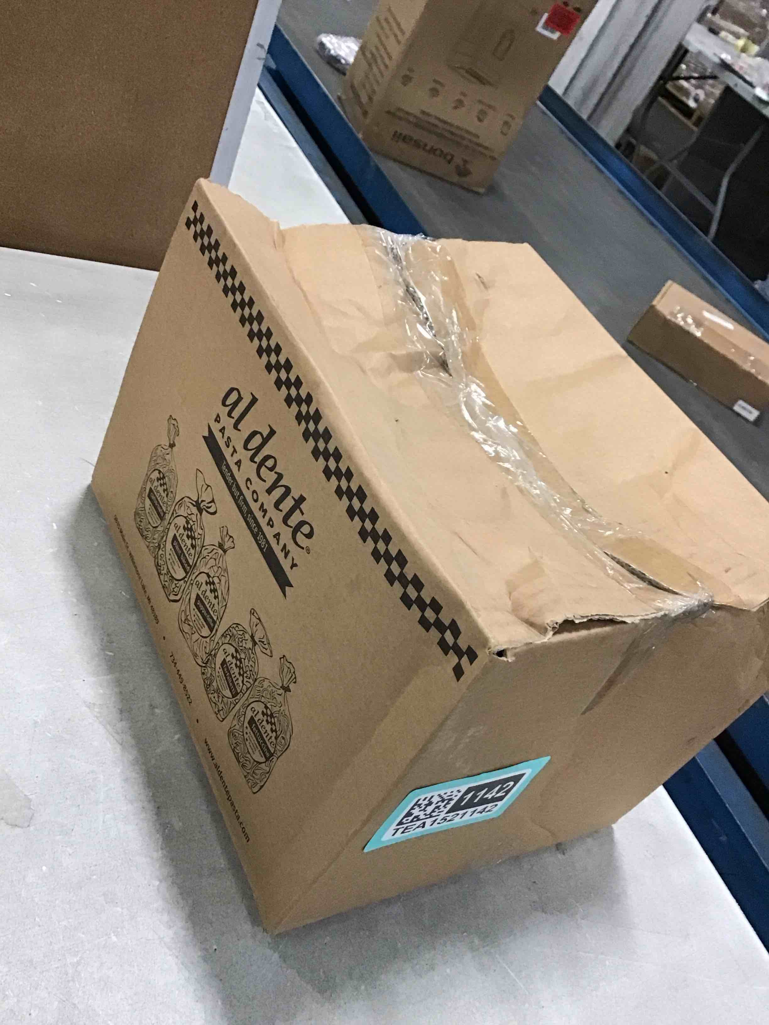 https://s3.amazonaws.com/lotting-images-prod/bidfta/TEA1521142_1735073168732.jpeg