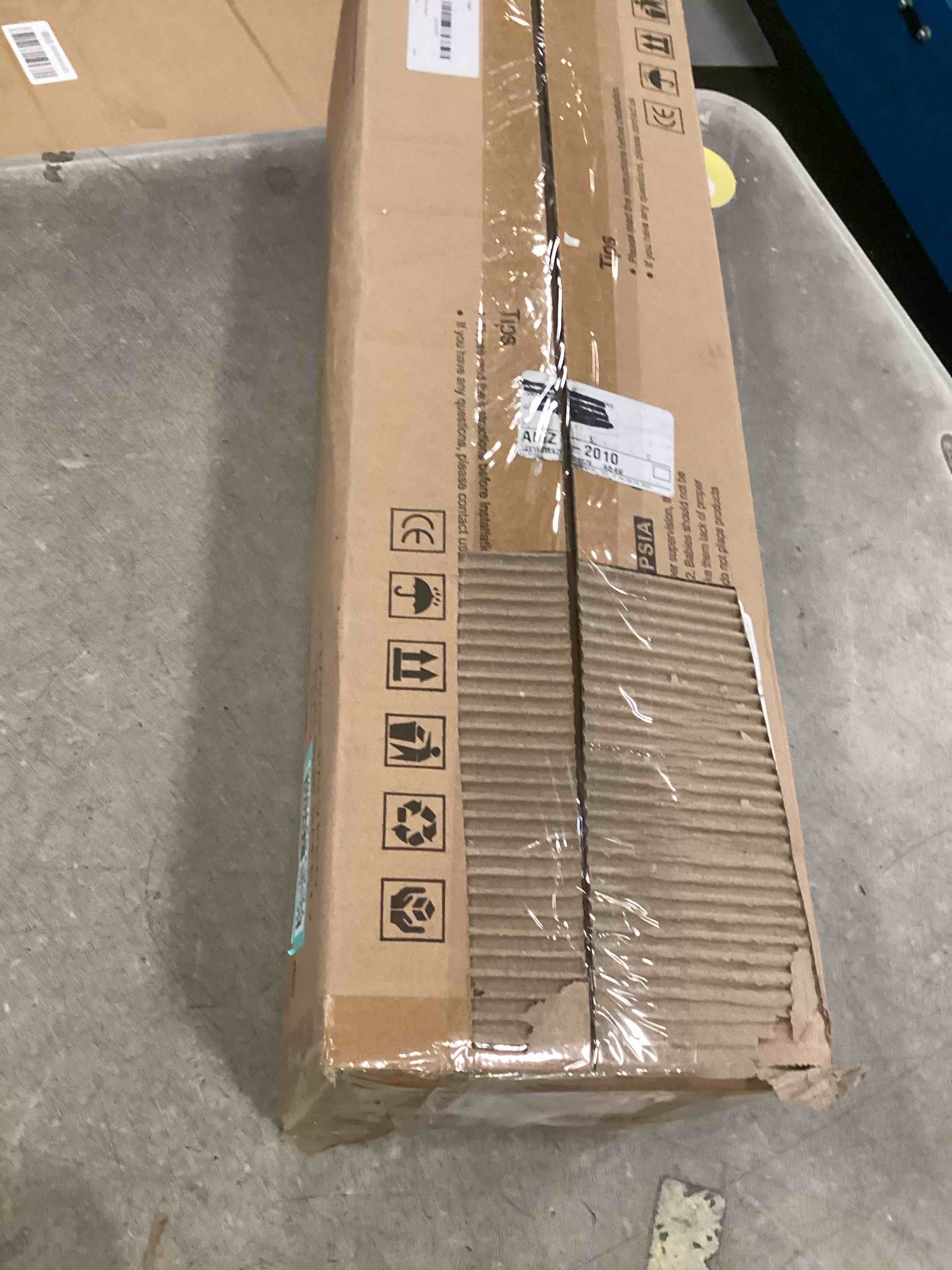 https://s3.amazonaws.com/lotting-images-prod/bidfta/TEA1521900_1735583544915.jpeg