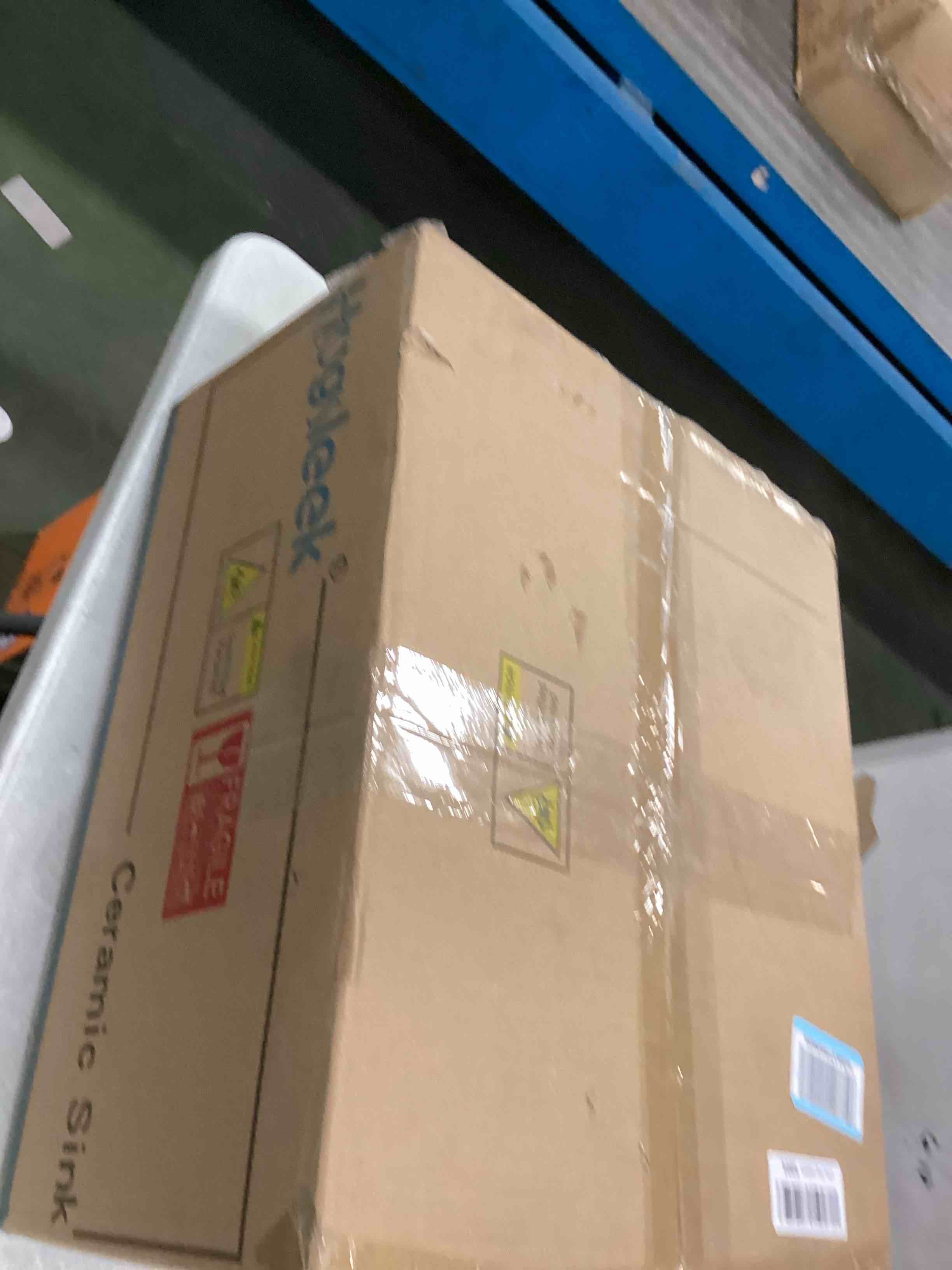 https://s3.amazonaws.com/lotting-images-prod/bidfta/TEA1522255_1736344903057.jpeg