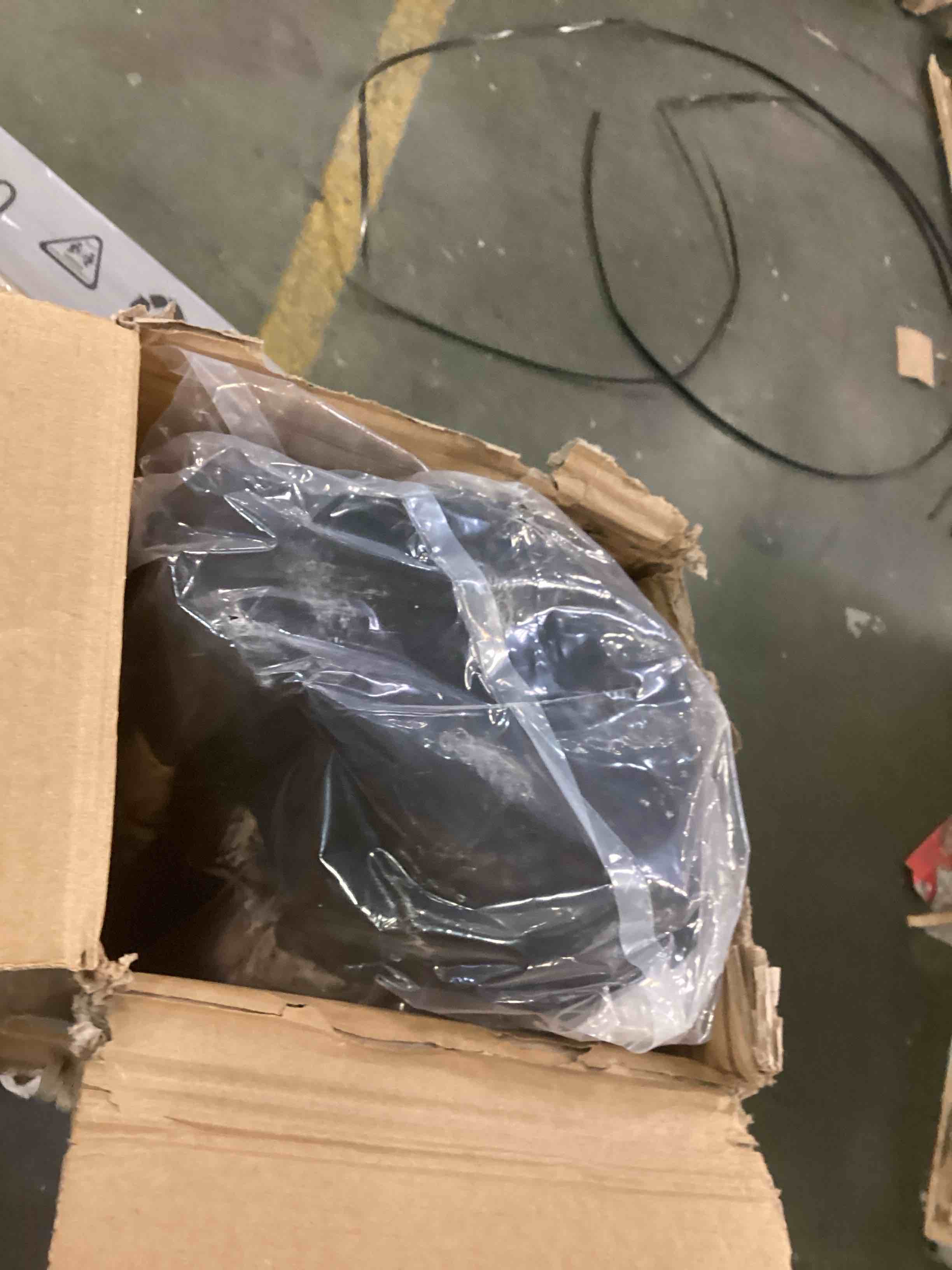https://s3.amazonaws.com/lotting-images-prod/bidfta/TEA1524128_1737383070399.jpeg