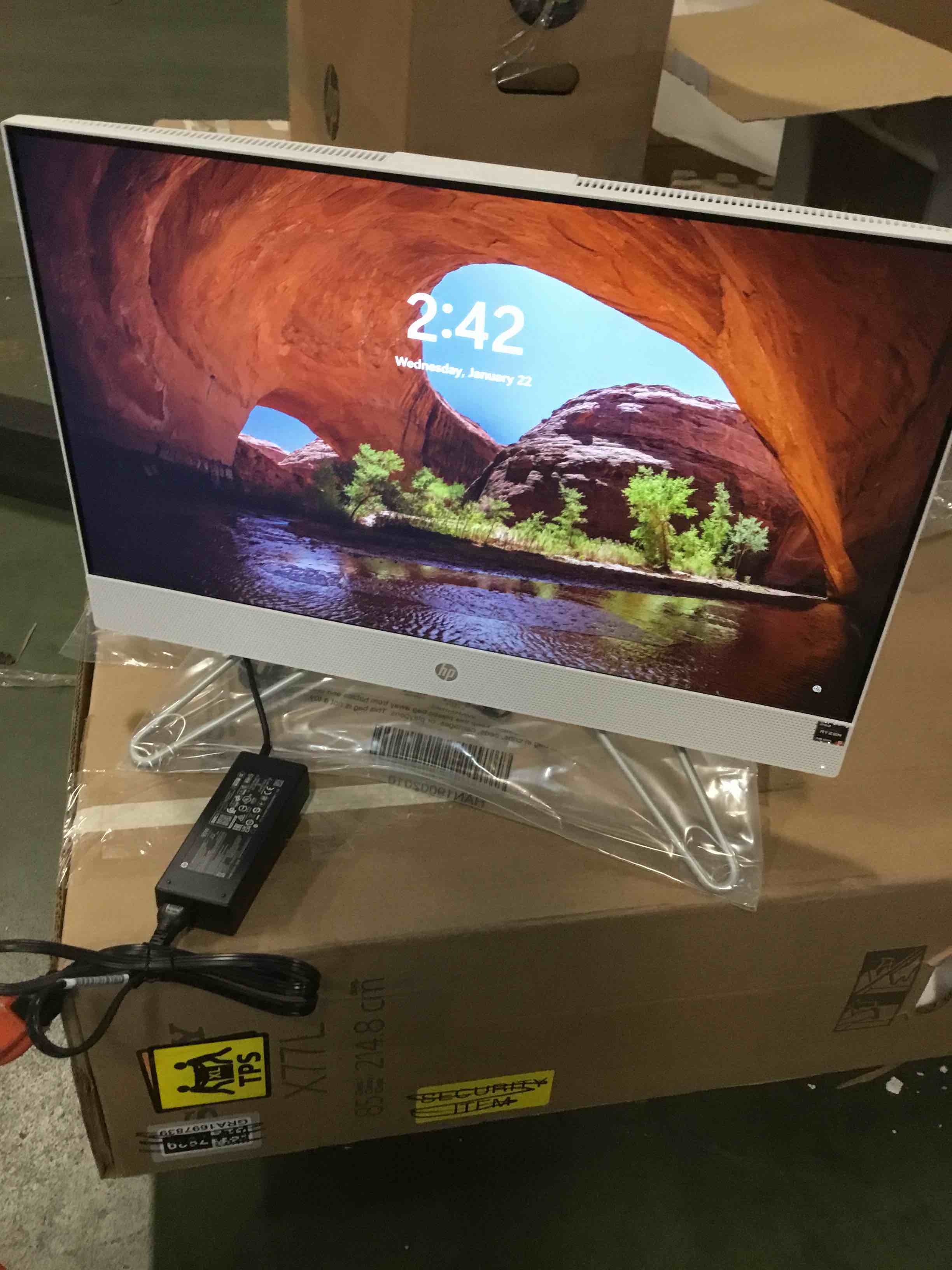 https://s3.amazonaws.com/lotting-images-prod/bidfta/TEA1524420_1737578280296.jpeg
