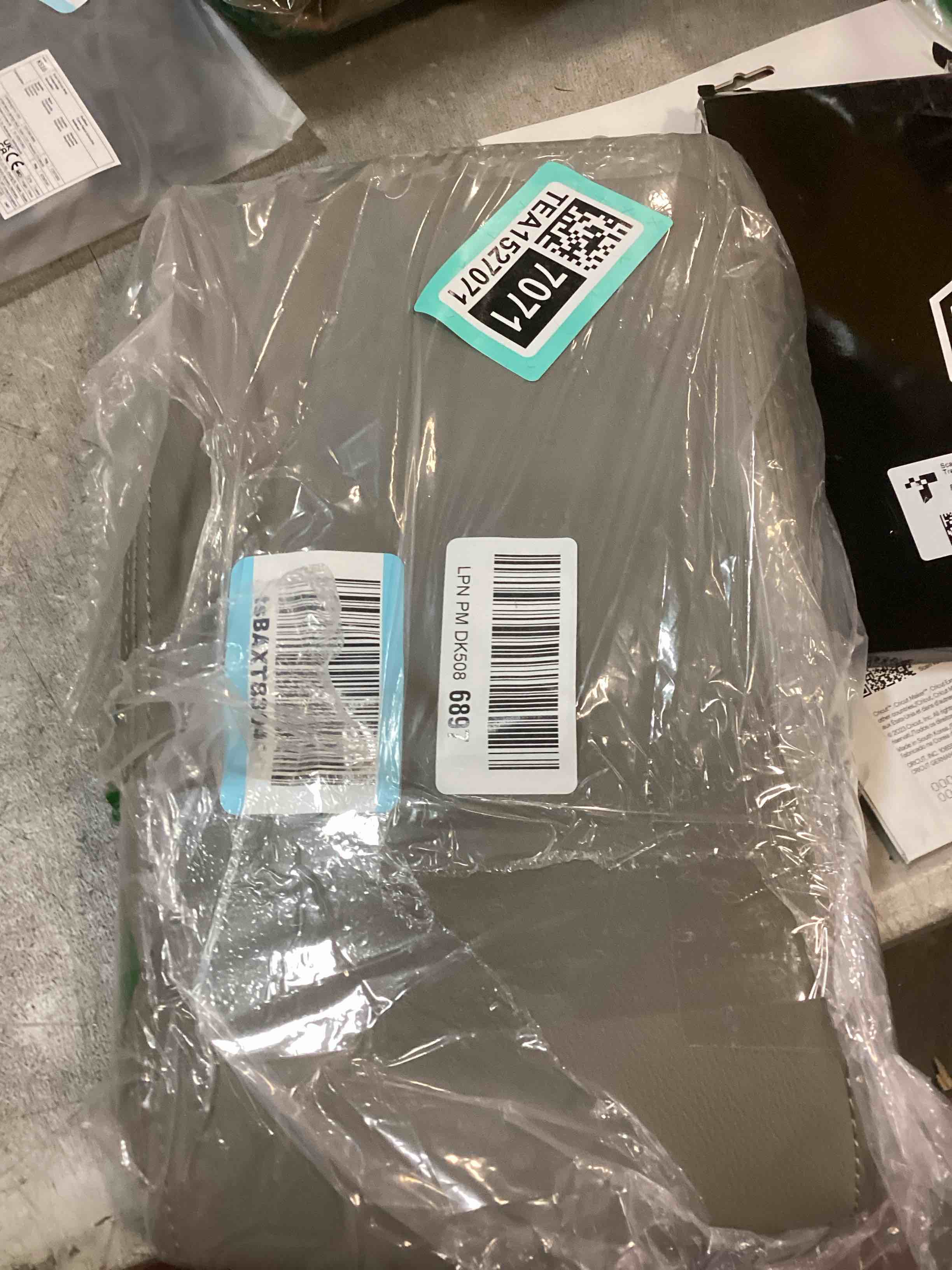 https://s3.amazonaws.com/lotting-images-prod/bidfta/TEA1527071_1736614307824.jpeg