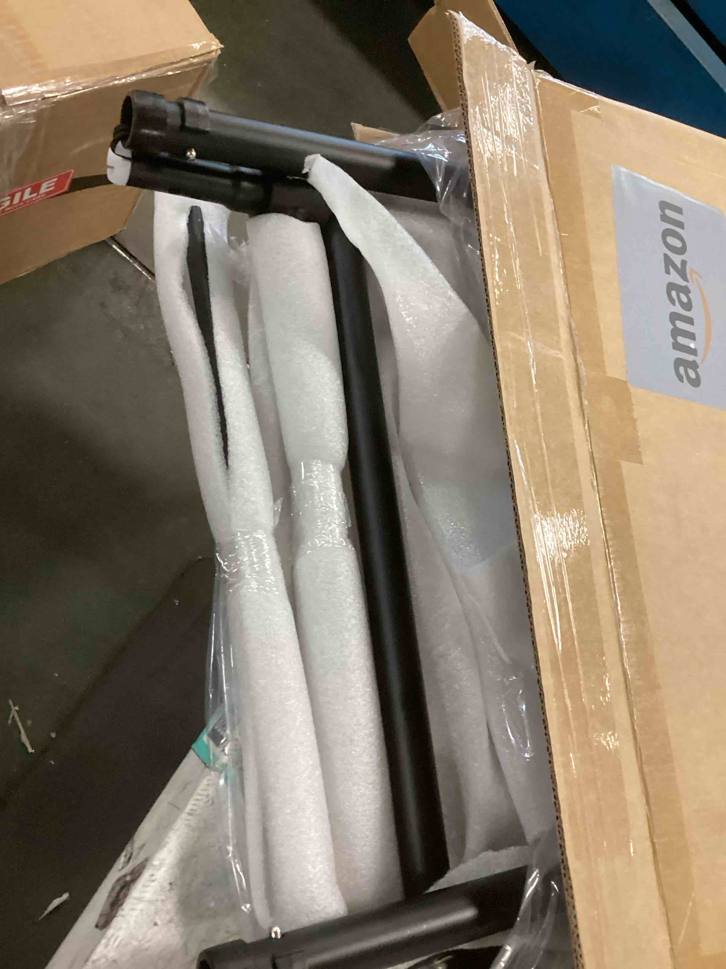 https://s3.amazonaws.com/lotting-images-prod/bidfta/TEA1527129_1736775794882.jpeg